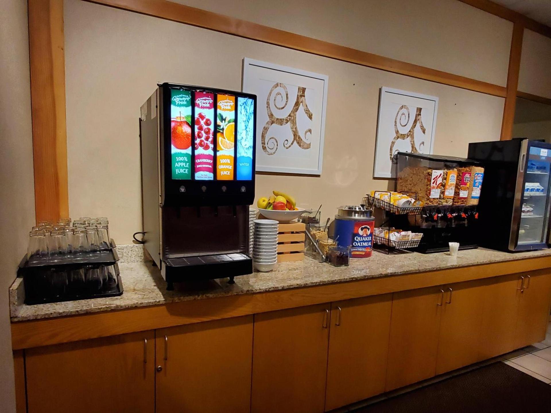 Country Inn & Suites by Radisson, Bend, OR photo 31