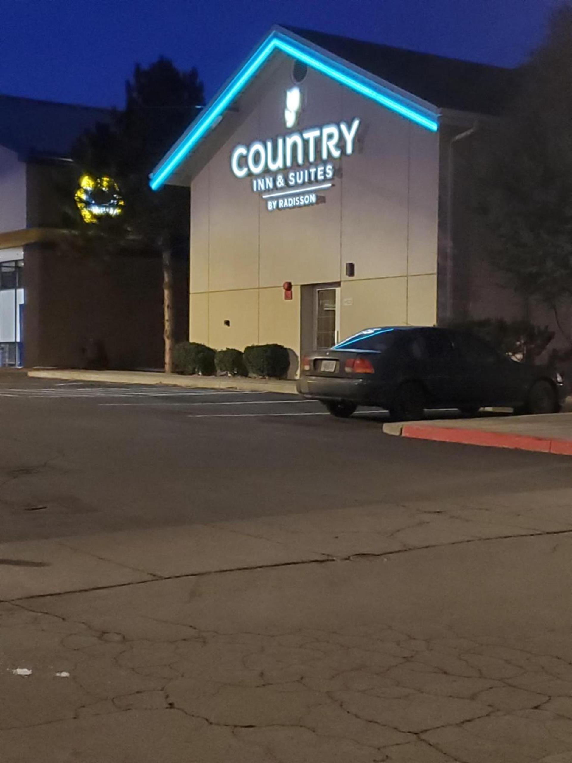 Country Inn & Suites by Radisson, Bend, OR photo 22