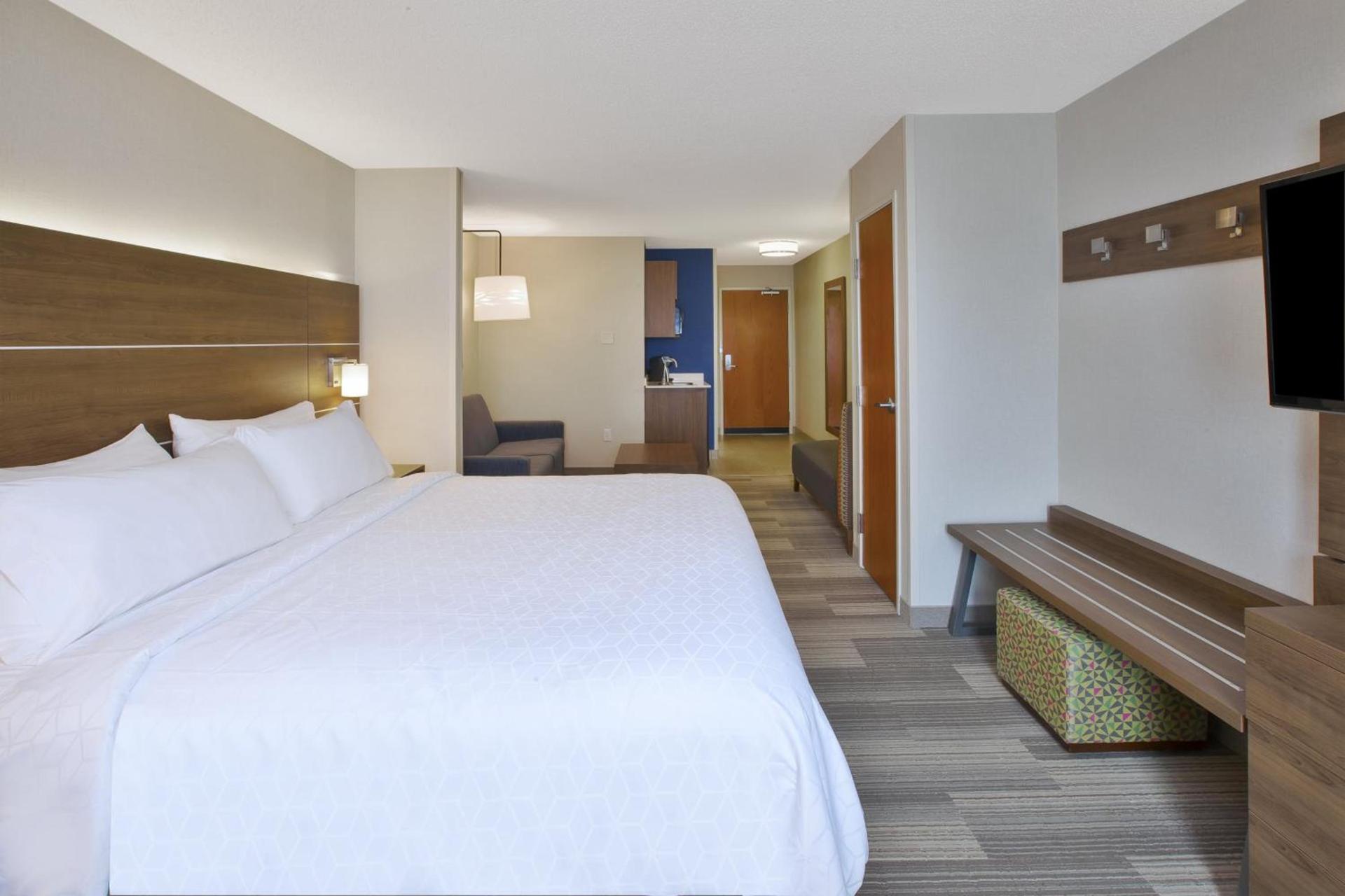 Holiday Inn Express Hotel & Suites Auburn Hills by IHG photo 39