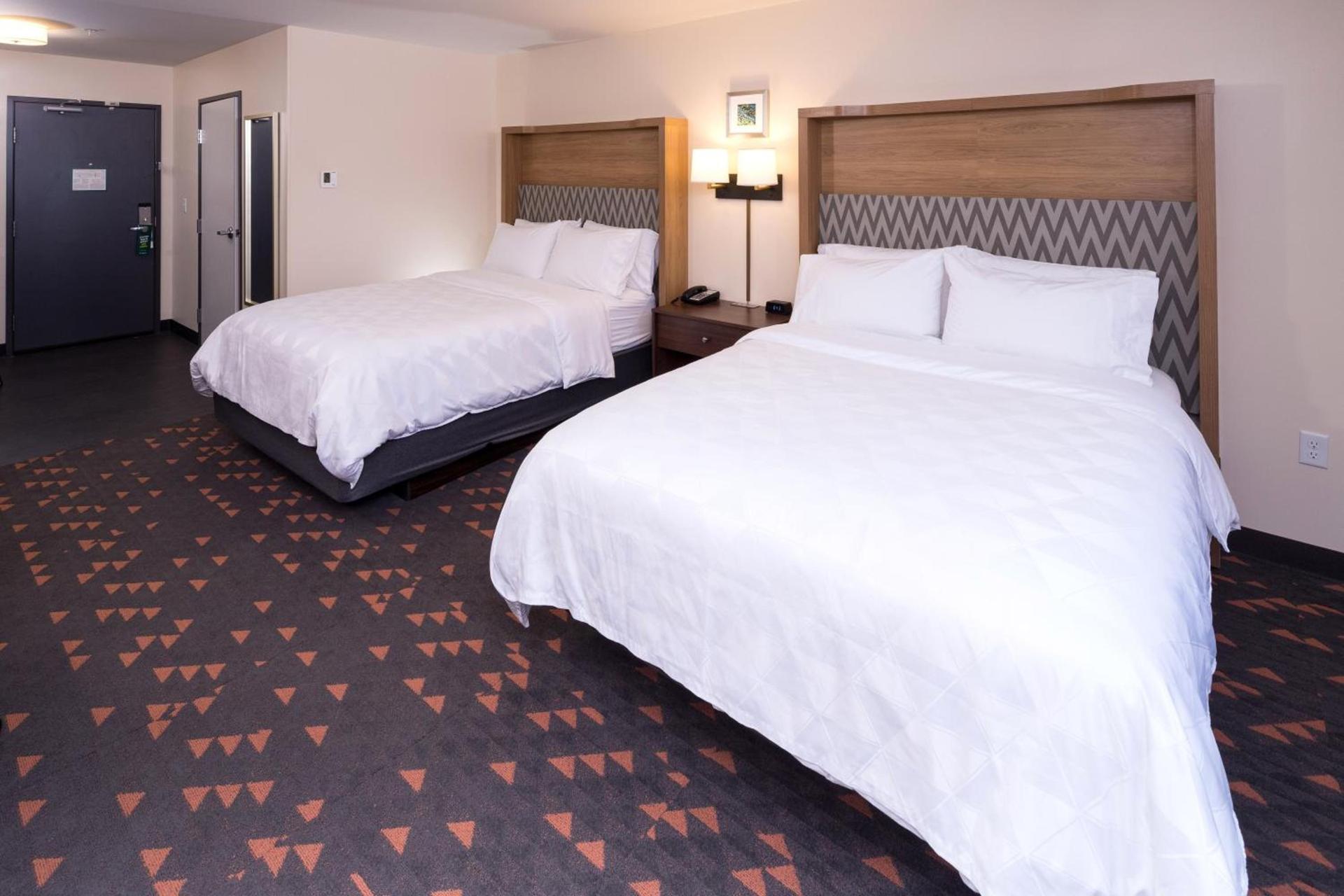 Holiday Inn & Suites Kalamazoo West photo 34