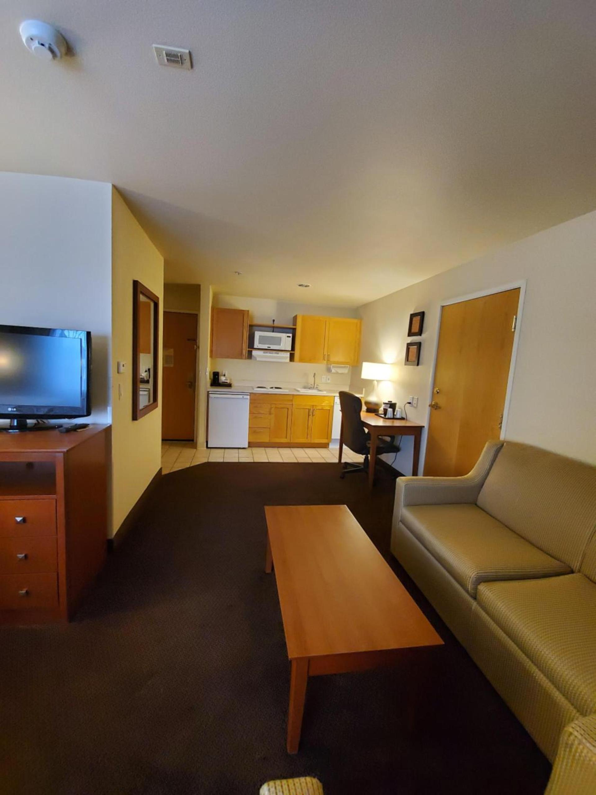 Country Inn & Suites by Radisson, Bend, OR photo 56