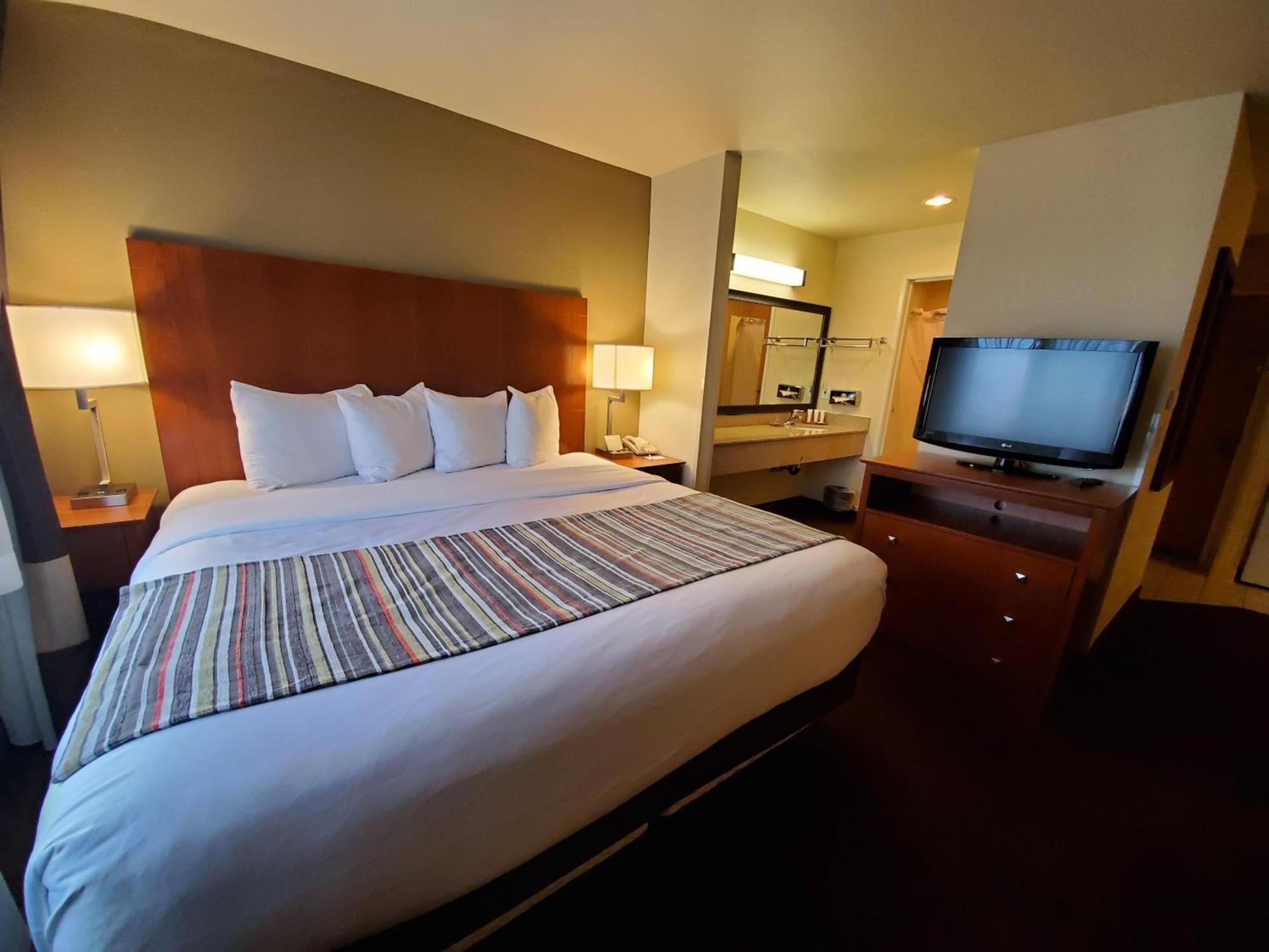 Country Inn & Suites by Radisson, Bend, OR photo 57