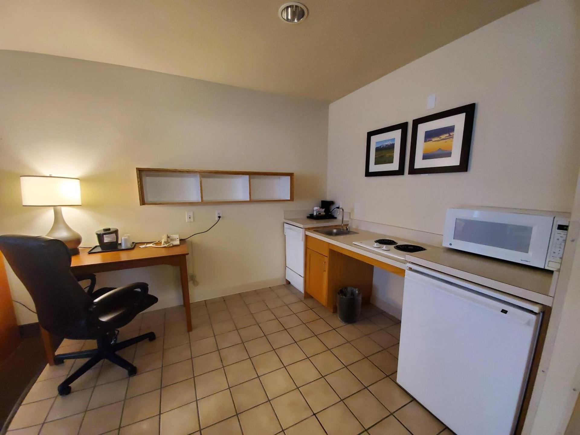 Country Inn & Suites by Radisson, Bend, OR photo 63