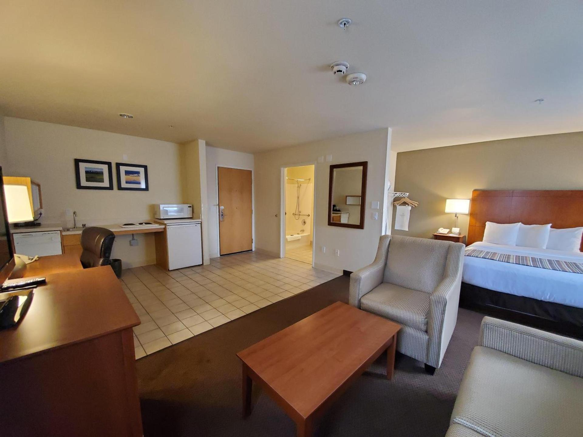 Country Inn & Suites by Radisson, Bend, OR photo 59