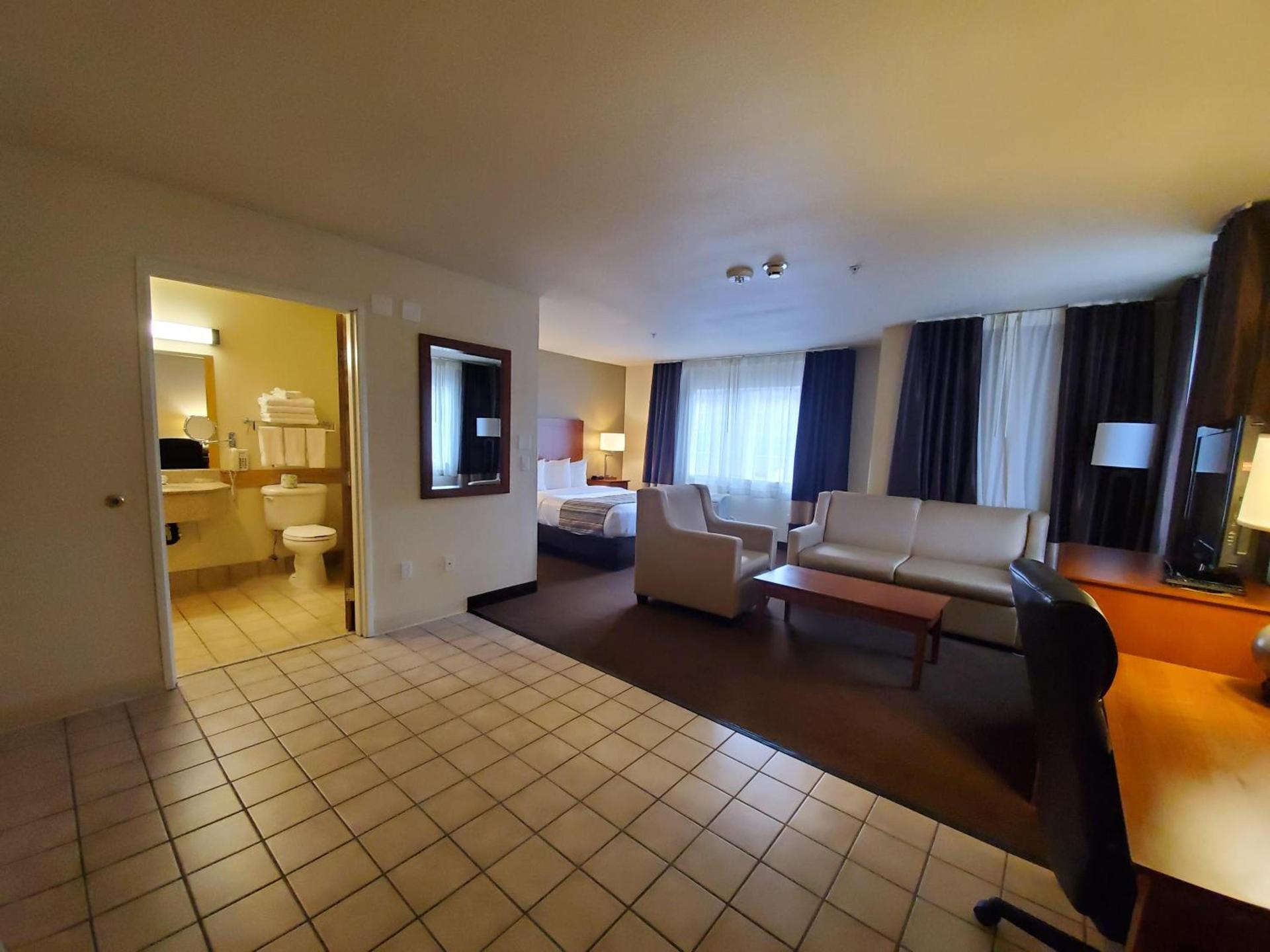 Country Inn & Suites by Radisson, Bend, OR photo 65