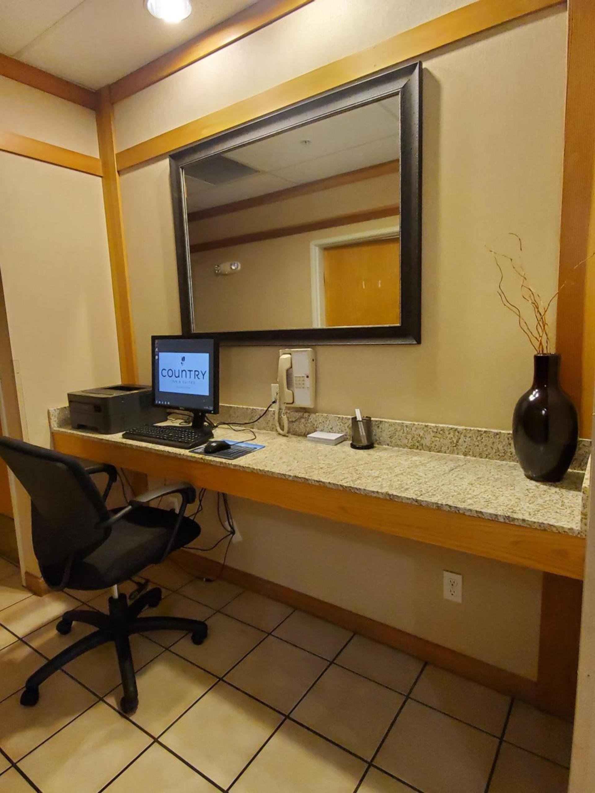 Country Inn & Suites by Radisson, Bend, OR photo 20