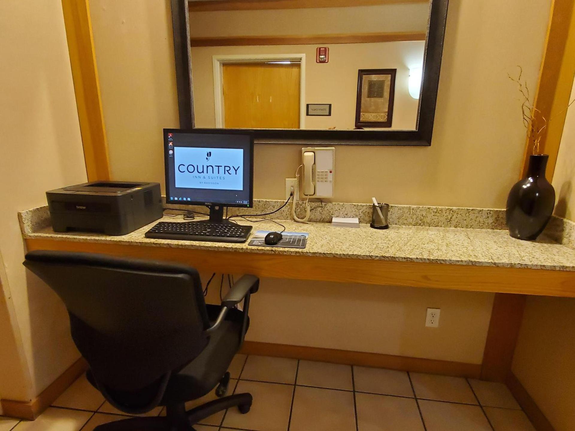 Country Inn & Suites by Radisson, Bend, OR photo 21