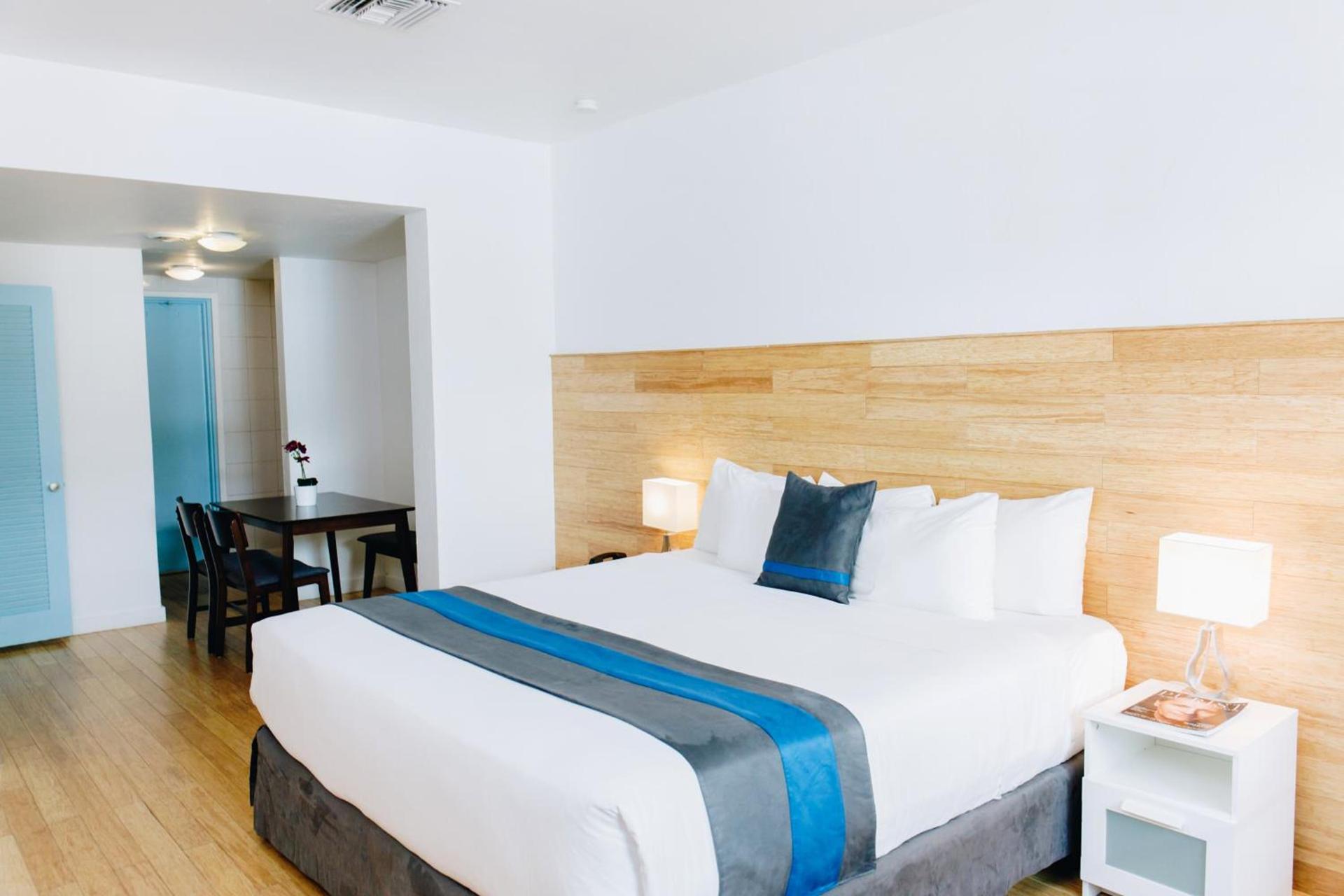 Aqua Hotel & Suites photo 4
