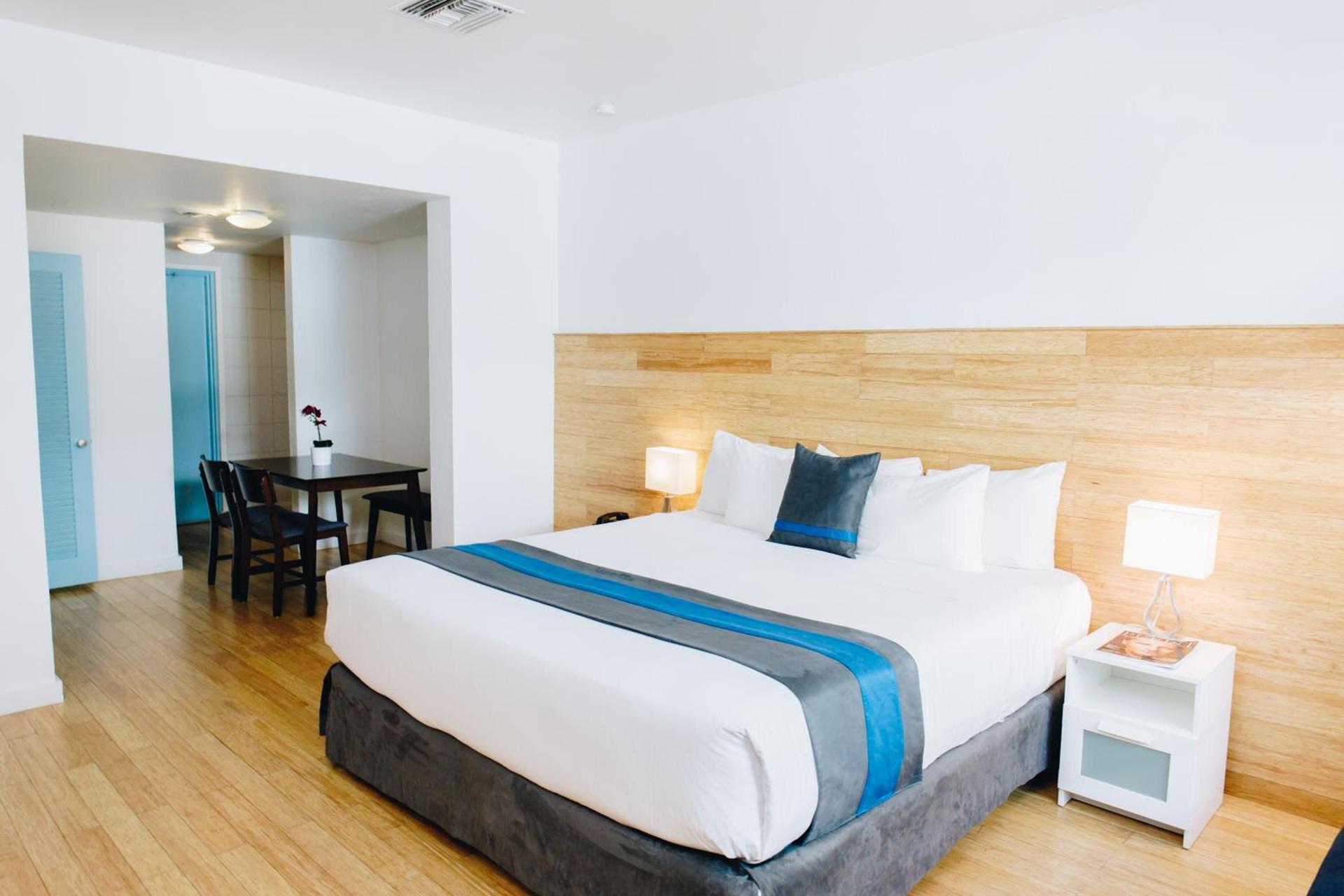 Aqua Hotel & Suites photo 5