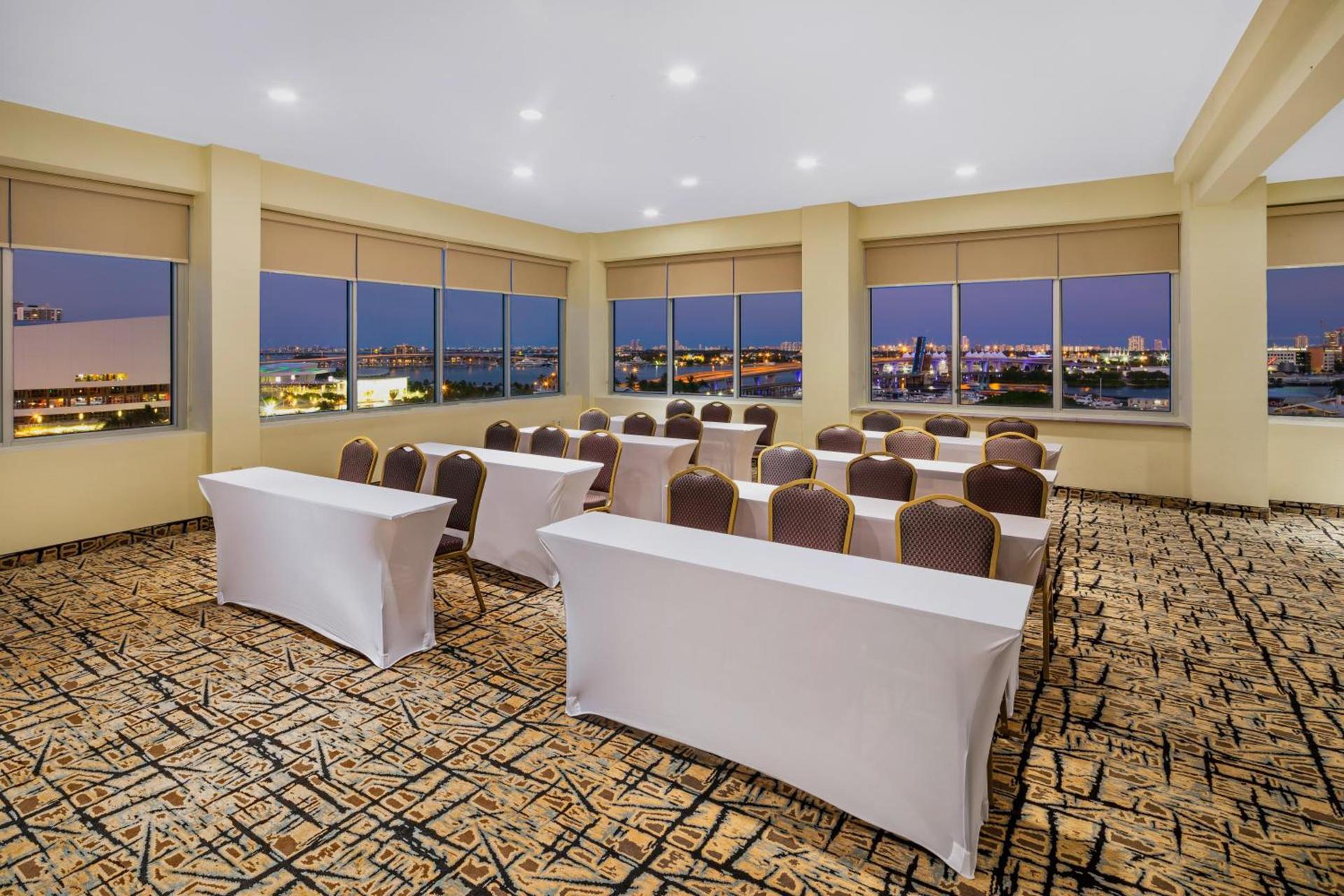 Holiday Inn Hotel Port of Miami-Downtown by IHG photo 54