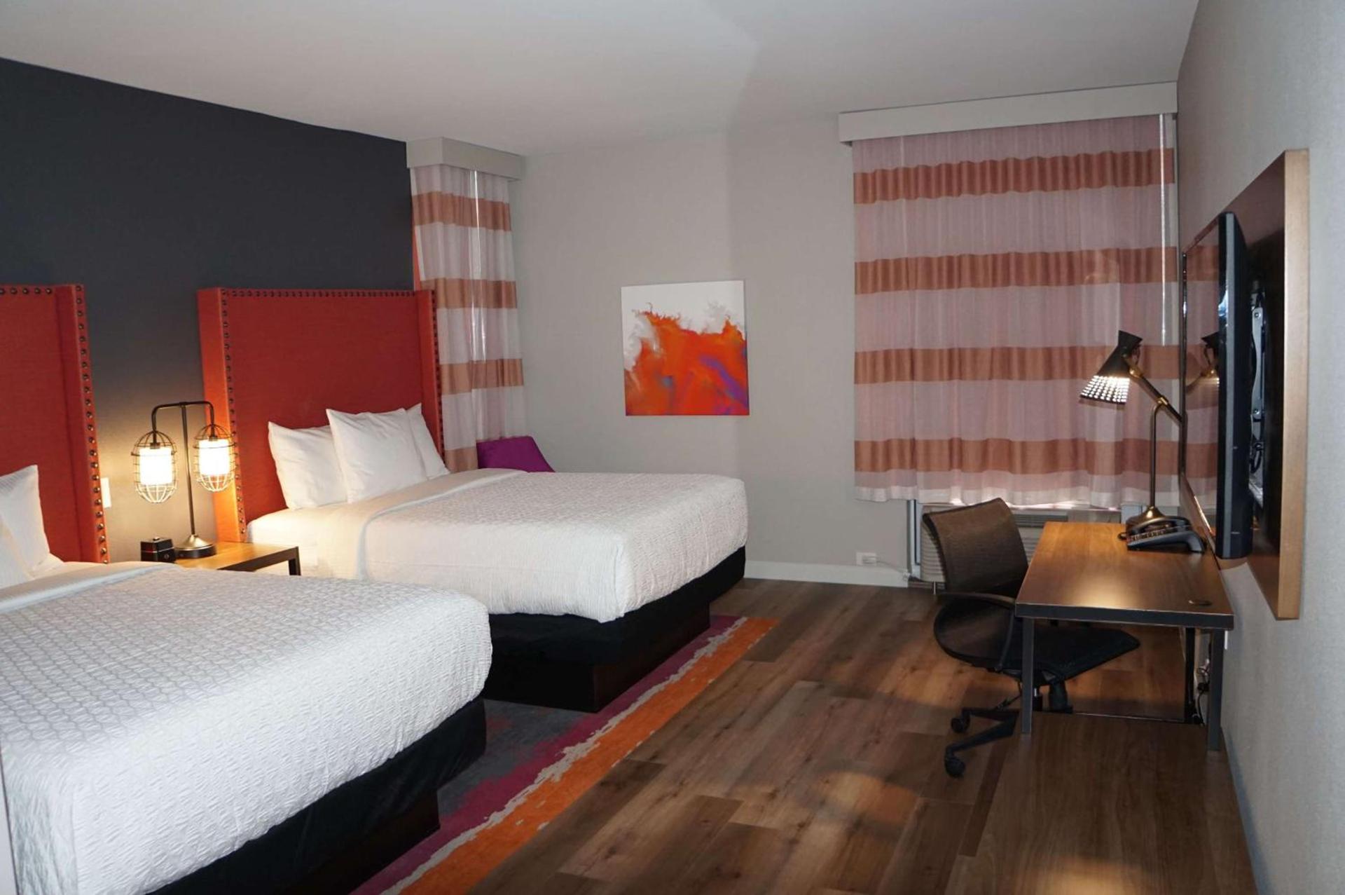 La Quinta Inn & Suites by Wyndham Lewisville photo 35