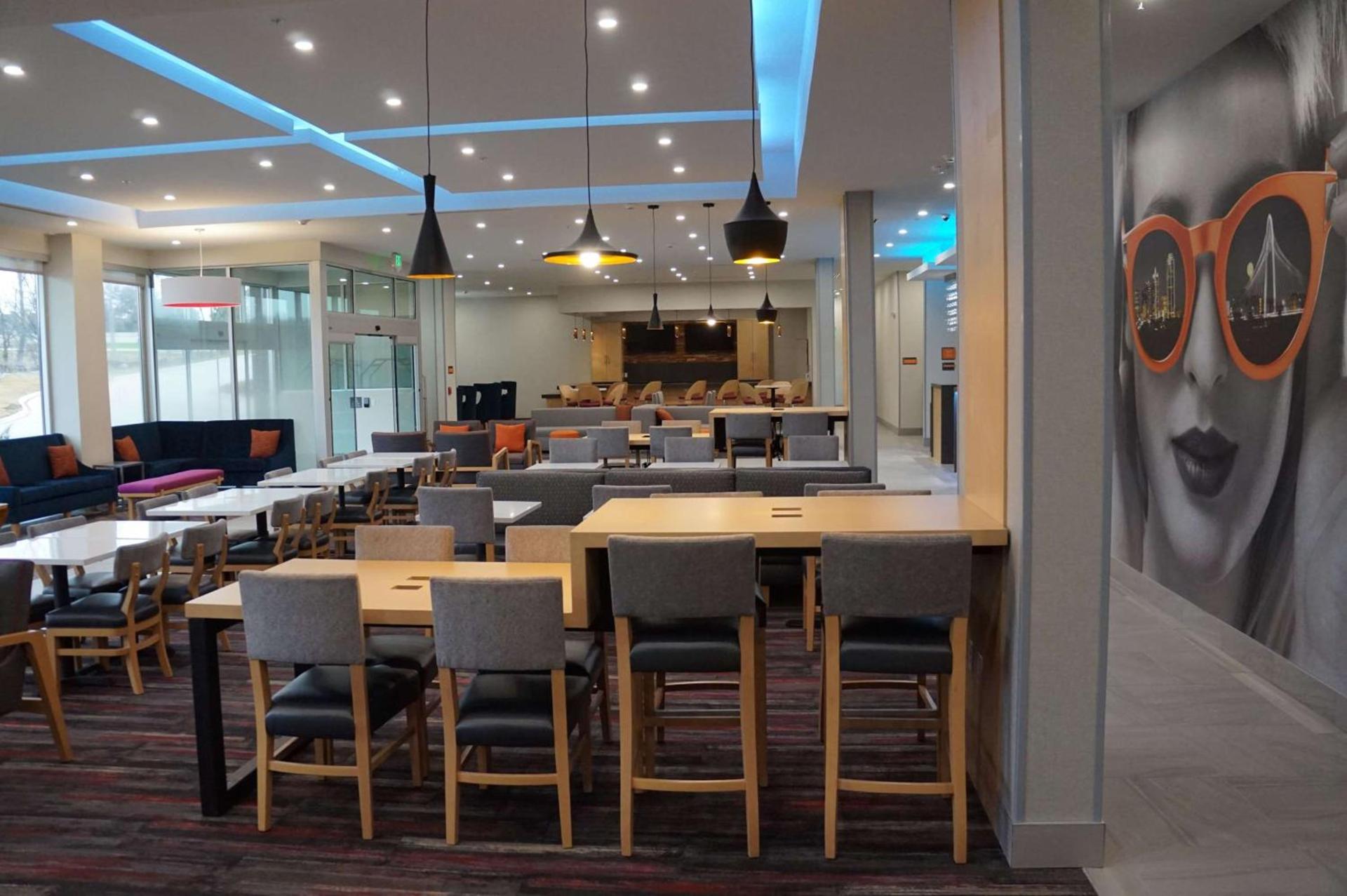 La Quinta Inn & Suites by Wyndham Lewisville photo 31
