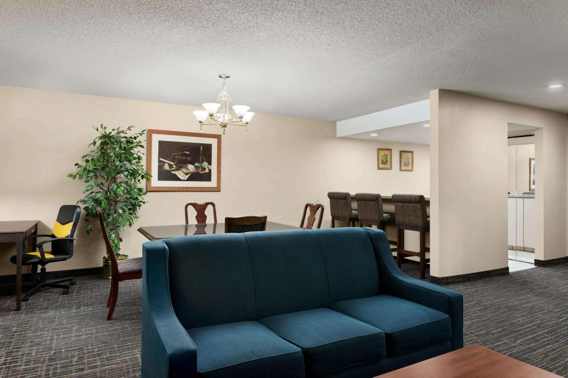 Baymont by Wyndham Sioux Falls North,I-29,Russell St, Airport photo 14