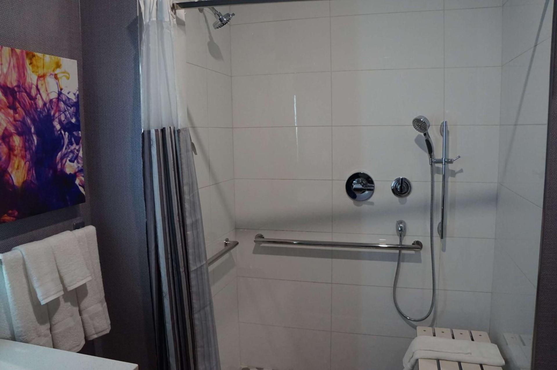La Quinta Inn & Suites by Wyndham Lewisville photo 14