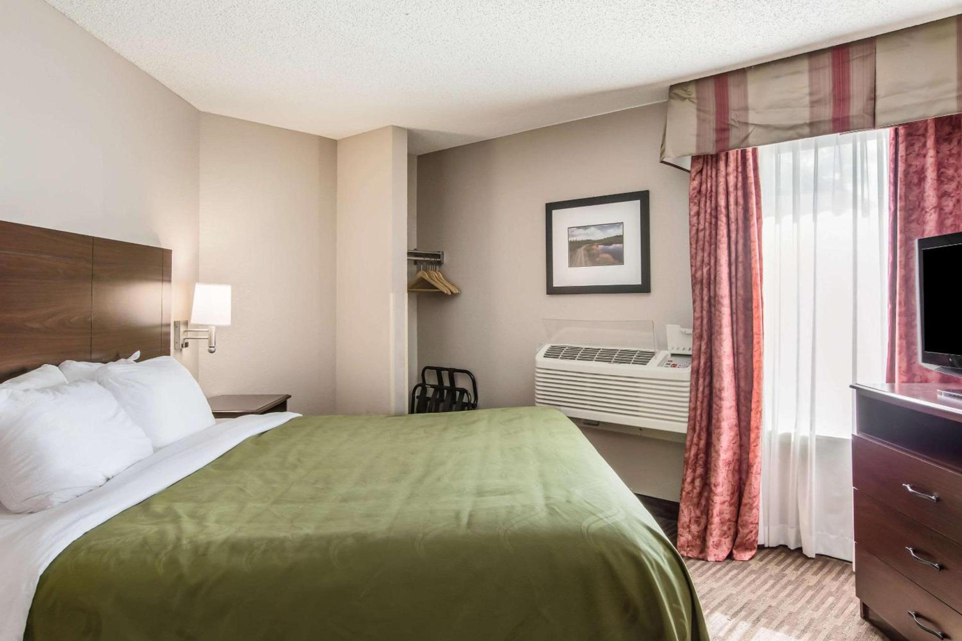 Quality Inn & Suites Lawrence - University Area photo 7