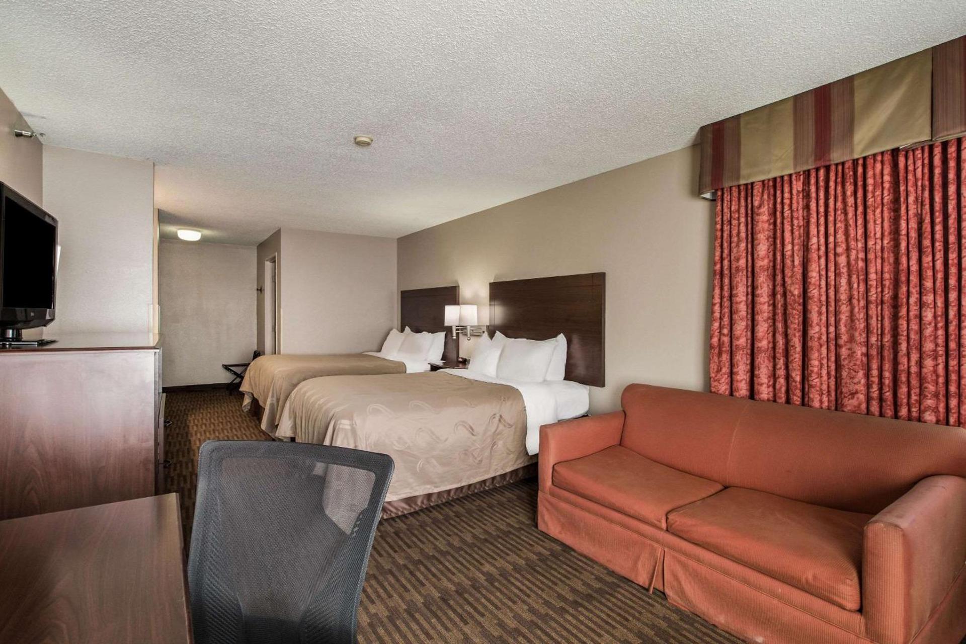 Quality Inn & Suites Lawrence - University Area photo 9