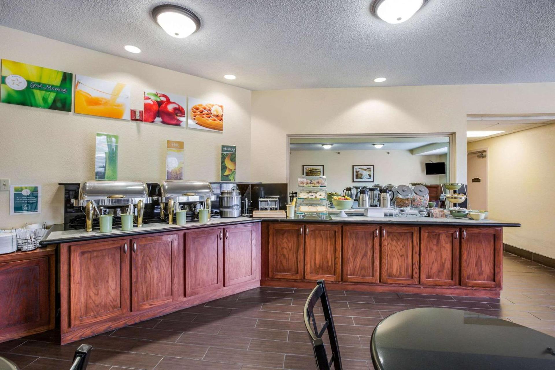 Quality Inn & Suites Lawrence - University Area photo 11
