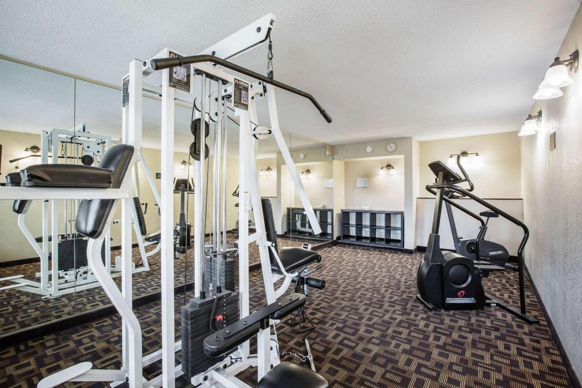 Quality Inn & Suites Lawrence - University Area photo 12
