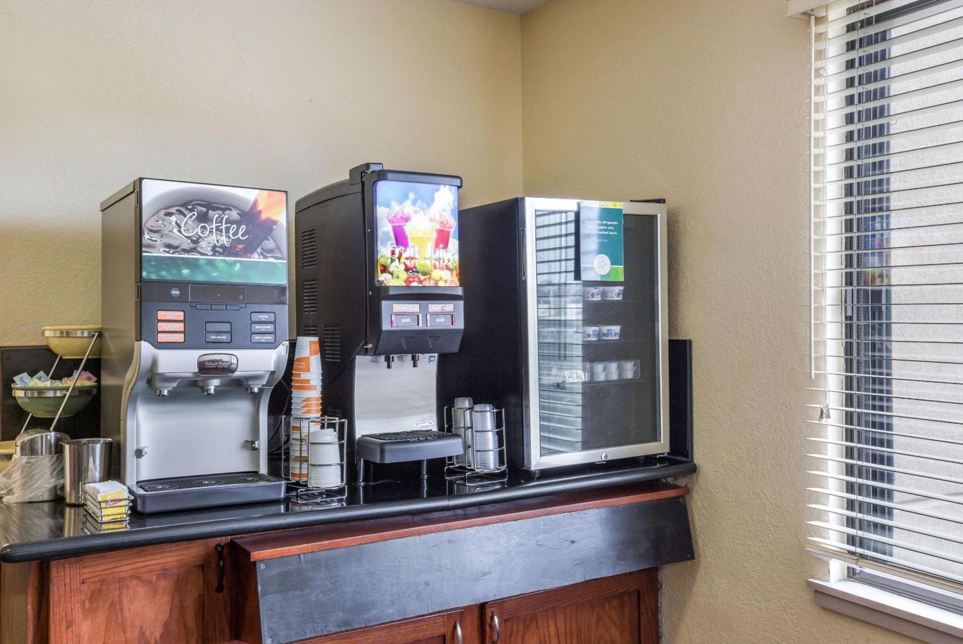 Quality Inn & Suites Lawrence - University Area photo 23