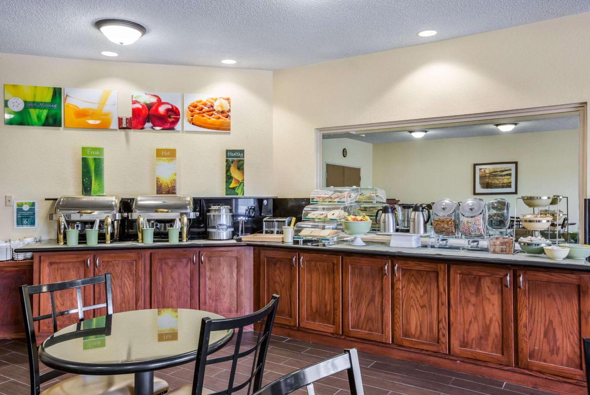 Quality Inn & Suites Lawrence - University Area photo 26