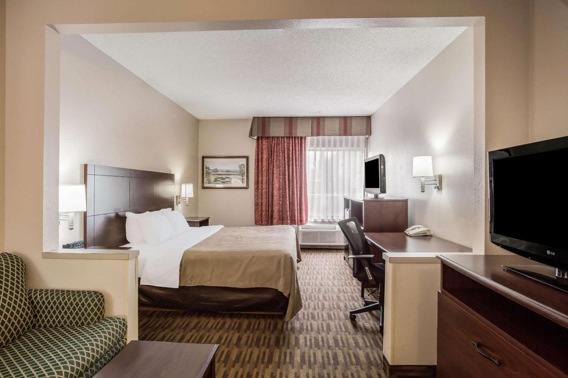 Quality Inn & Suites Lawrence - University Area photo 31