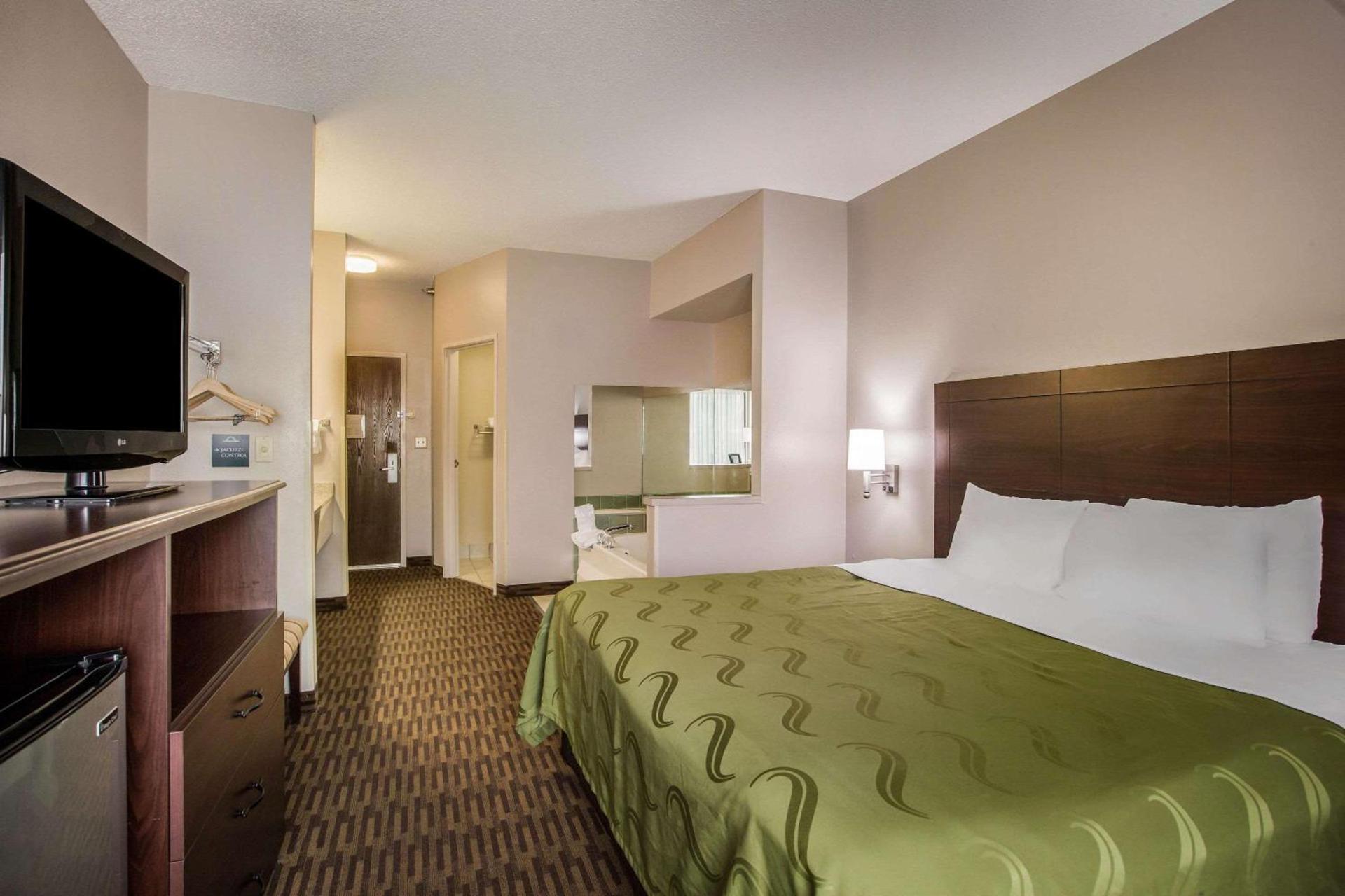 Quality Inn & Suites Lawrence - University Area photo 47