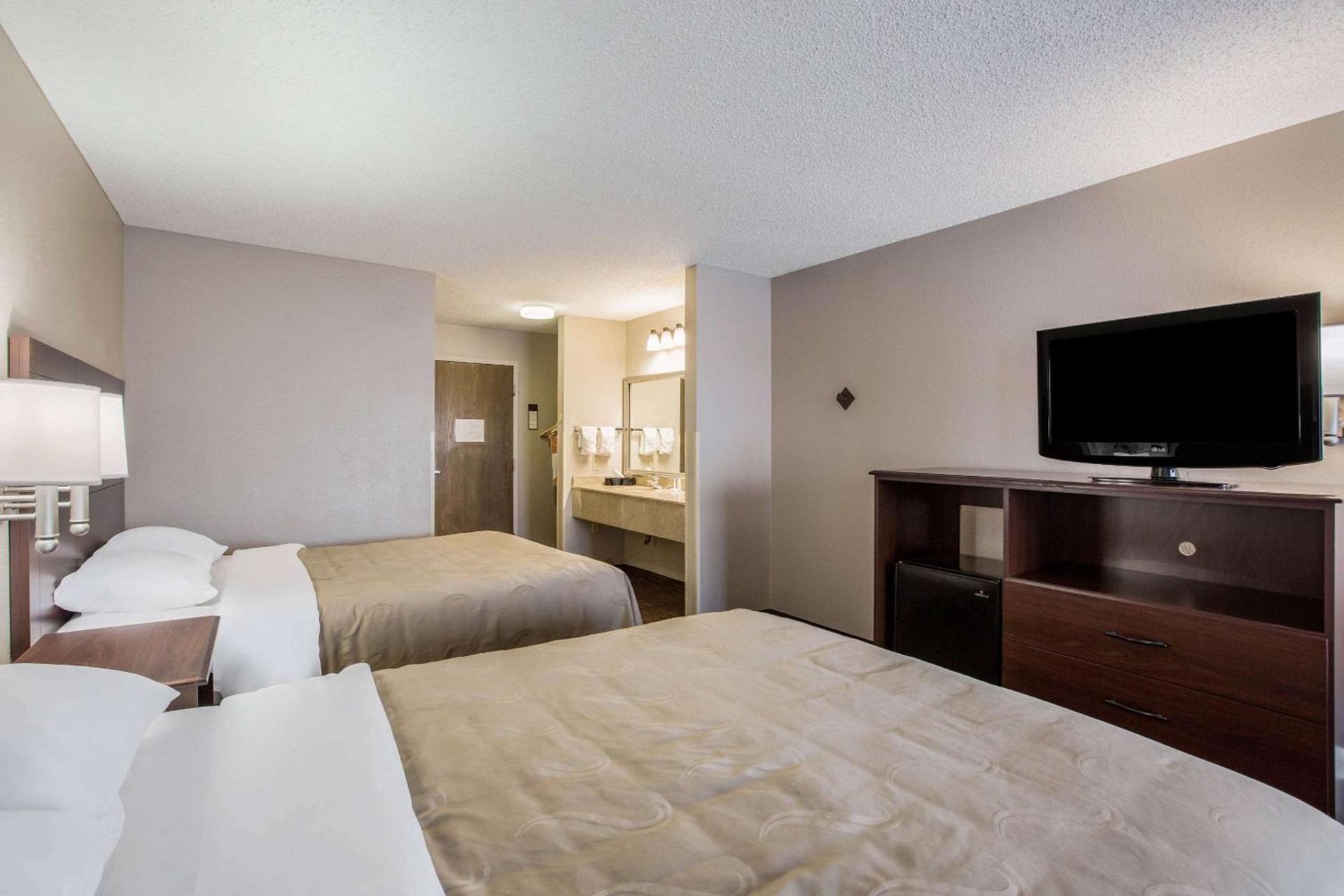 Quality Inn & Suites Lawrence - University Area photo 50