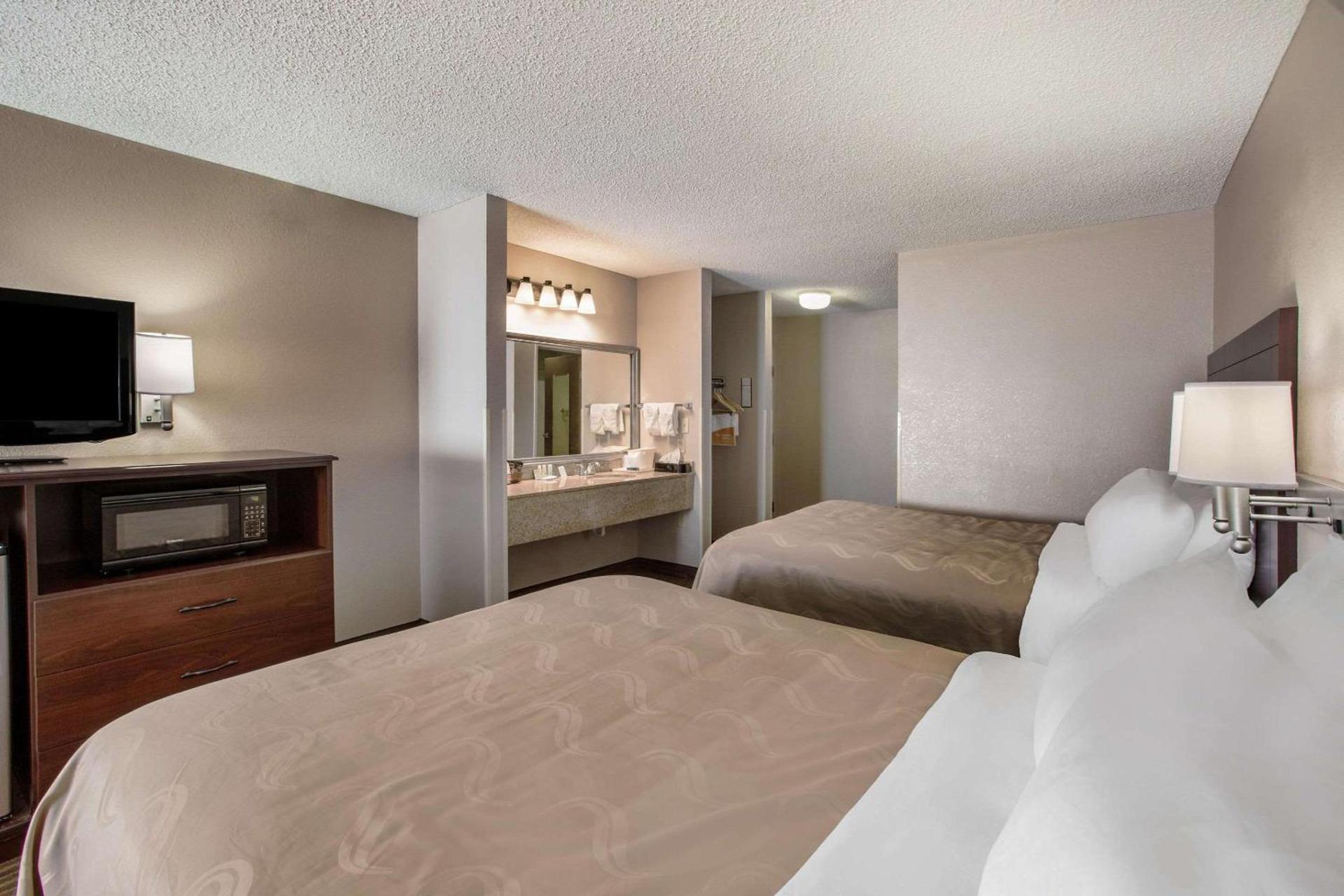Quality Inn & Suites Lawrence - University Area photo 51
