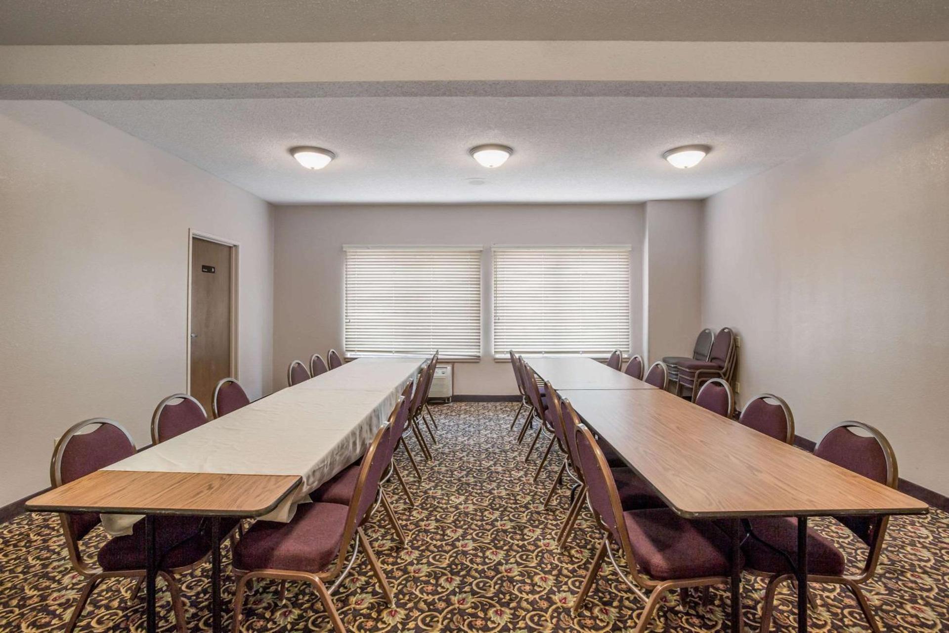 Quality Inn & Suites Lawrence - University Area photo 52