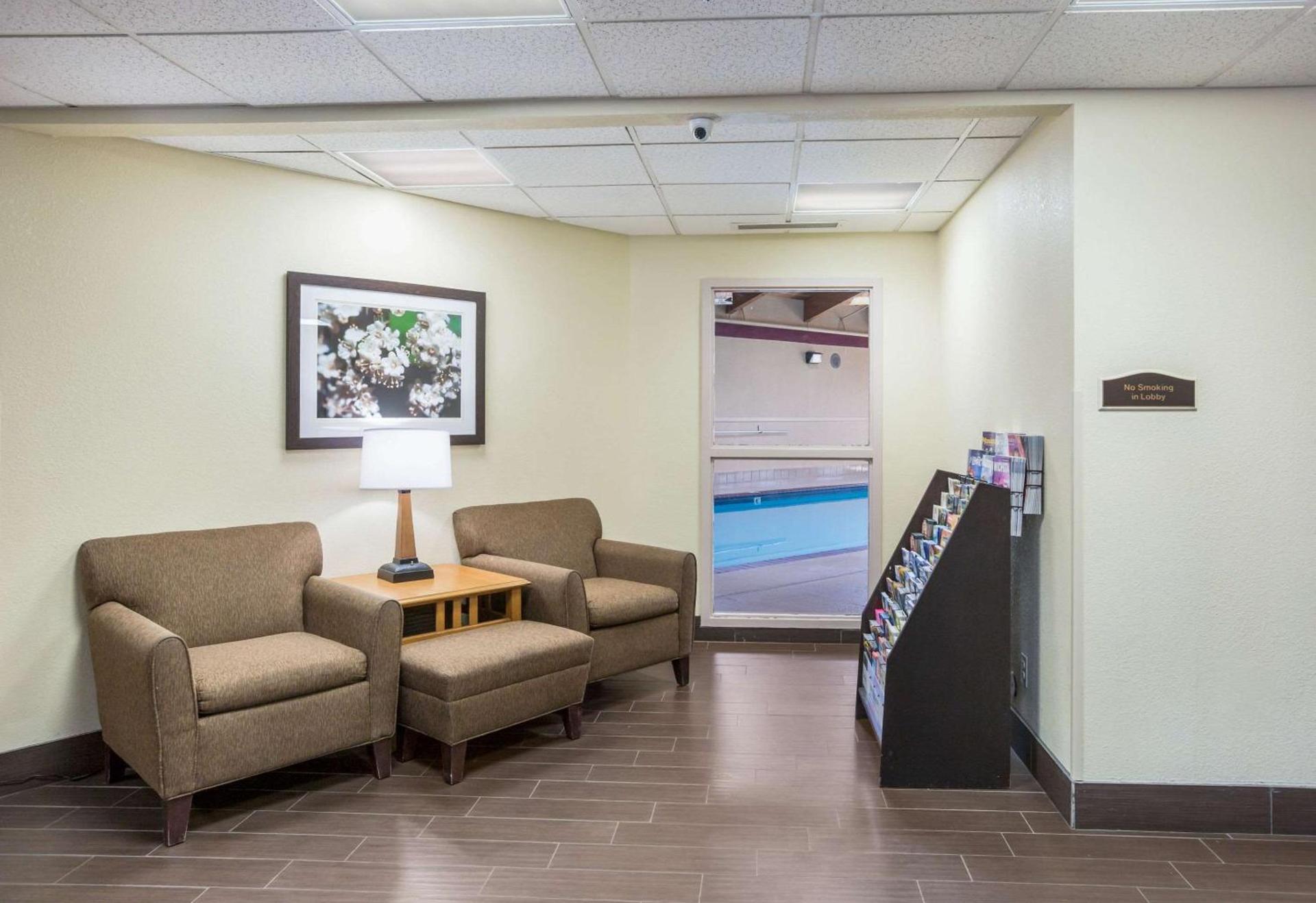 Quality Inn & Suites Lawrence - University Area photo 54