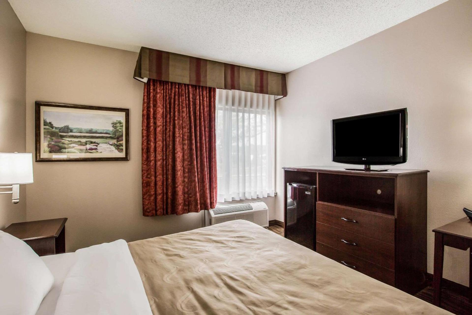 Quality Inn & Suites Lawrence - University Area photo 57