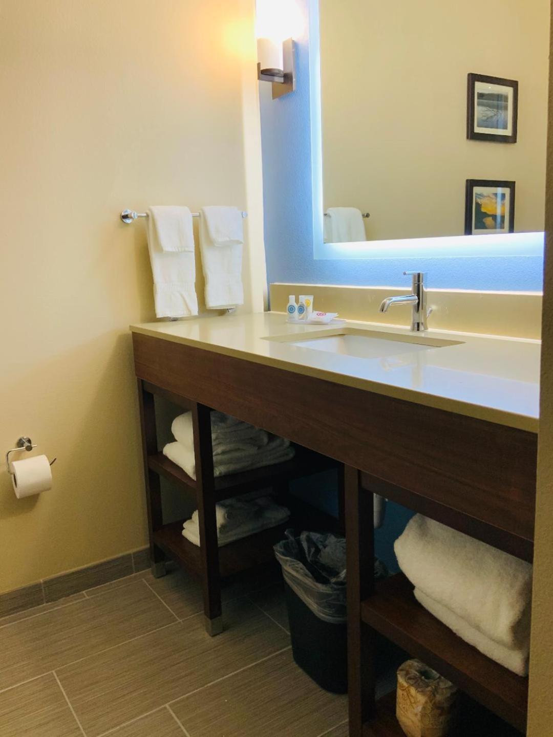 Comfort Suites Cedar Park - Austin Northwest photo 8