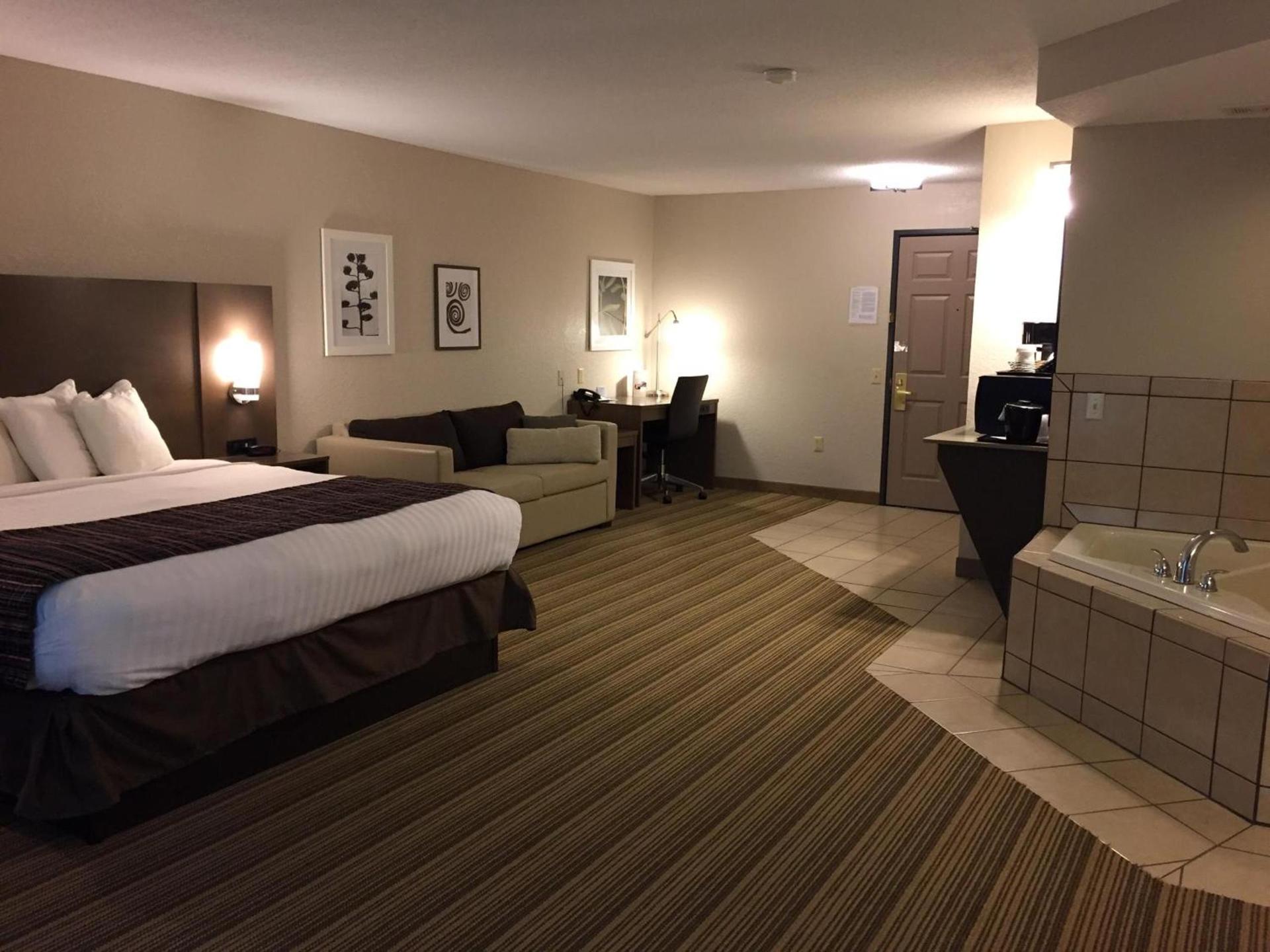 Country Inn & Suites by Radisson, Platteville, WI photo 24