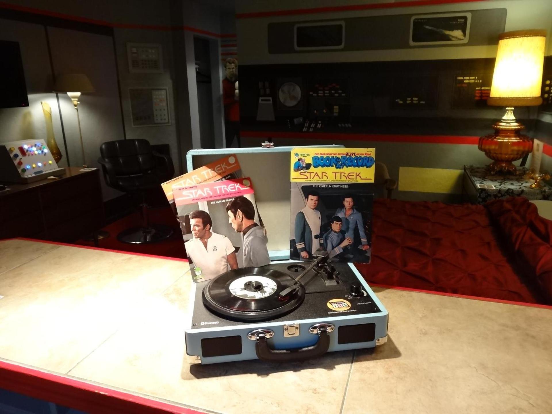 The Star Trek - USS Enterprise Room at the Itty Bitty Inn photo 8