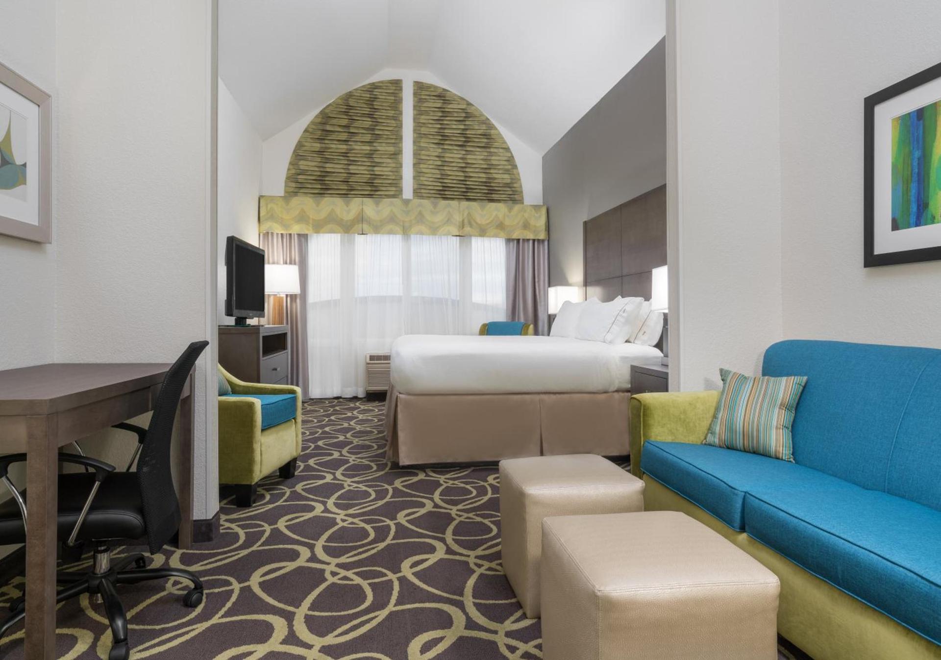 Holiday Inn Express Hotel & Suites Ames by IHG photo 16