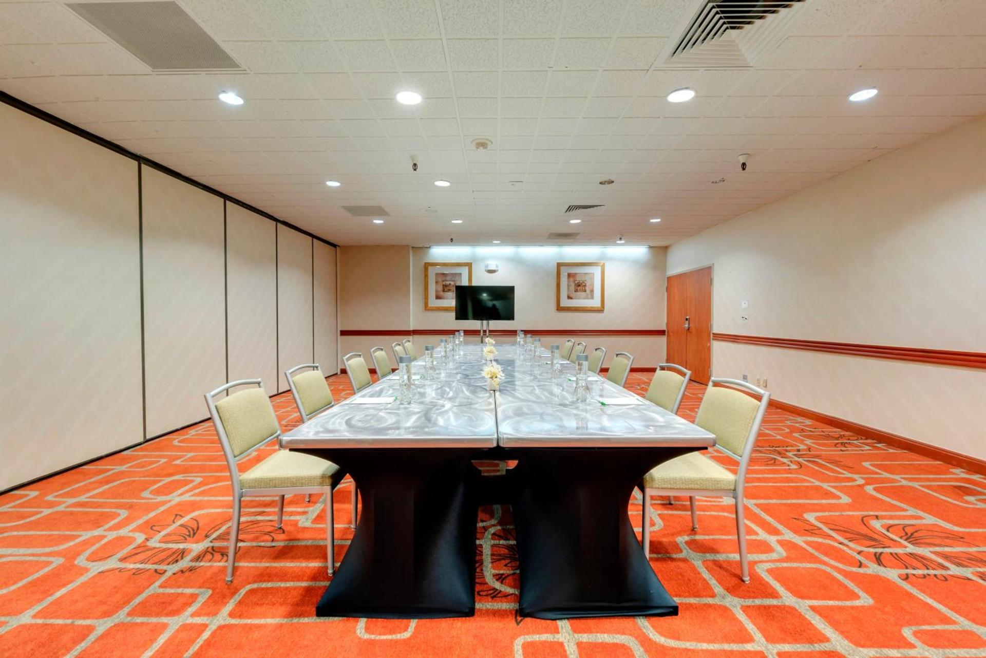 Holiday Inn San Francisco - Golden Gateway newly renovated with No Resort Fee photo 8