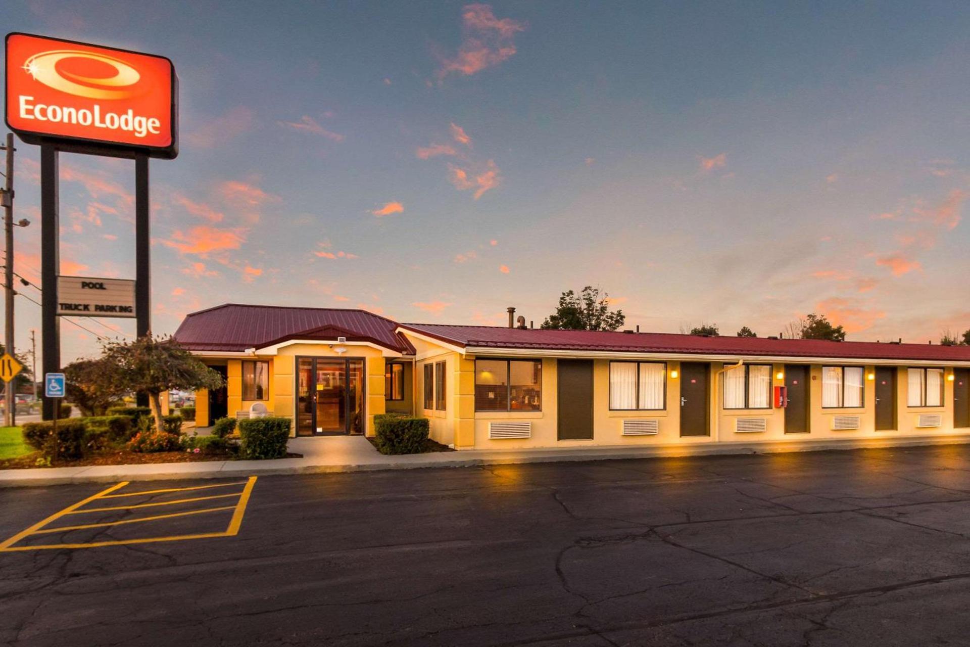 Econo Lodge photo 25