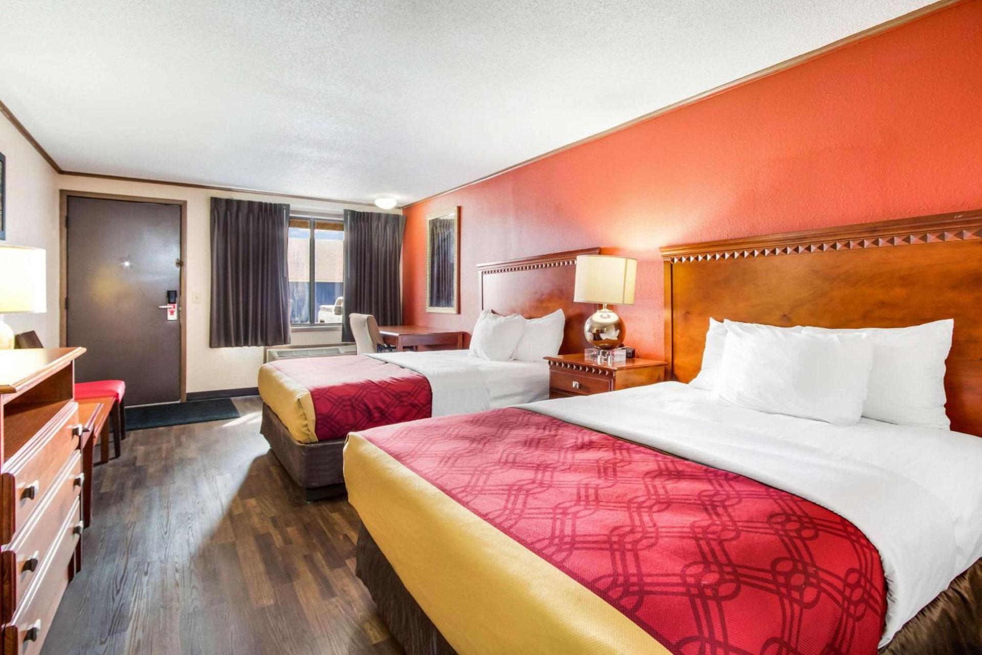 Econo Lodge photo 15