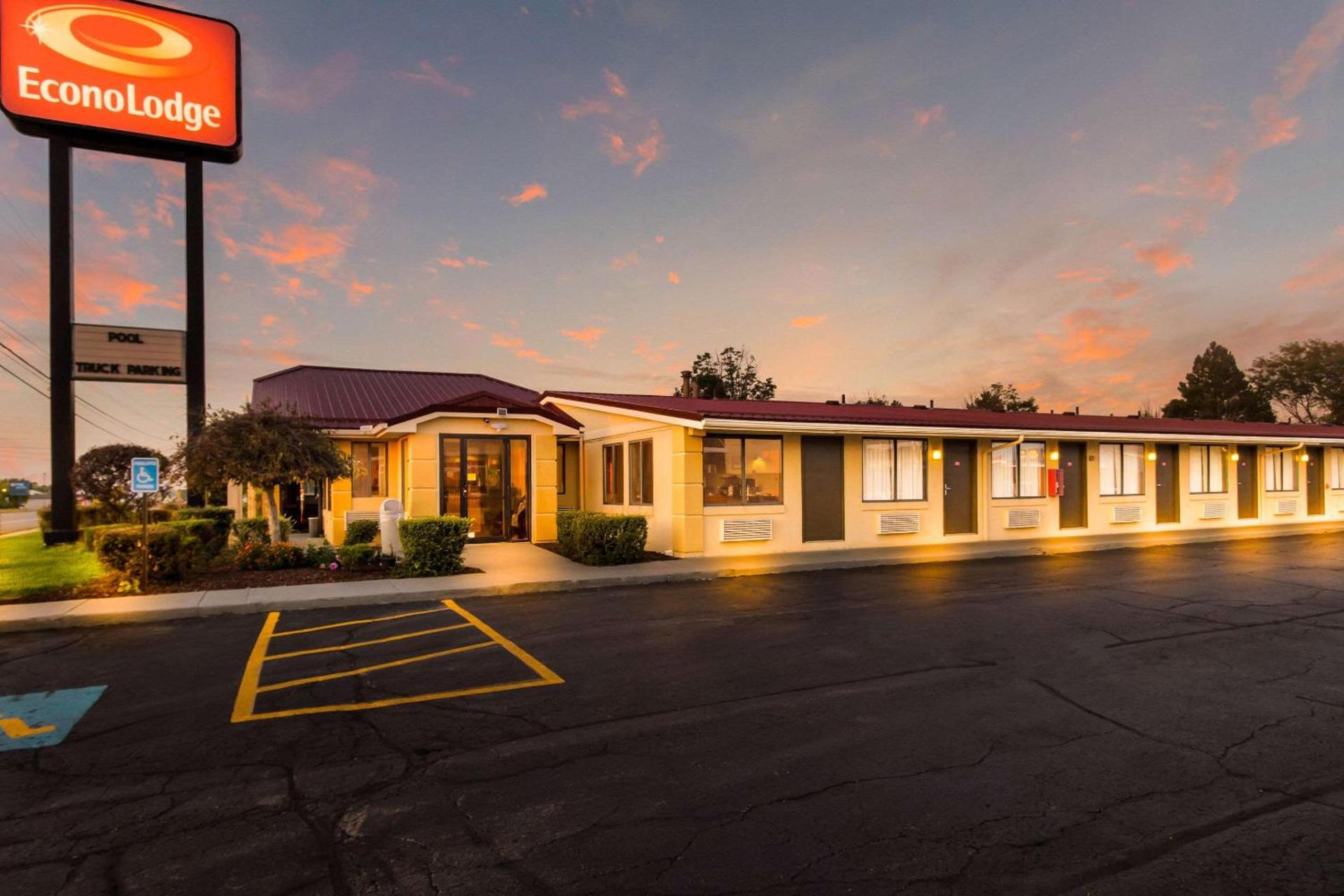 Econo Lodge photo 26
