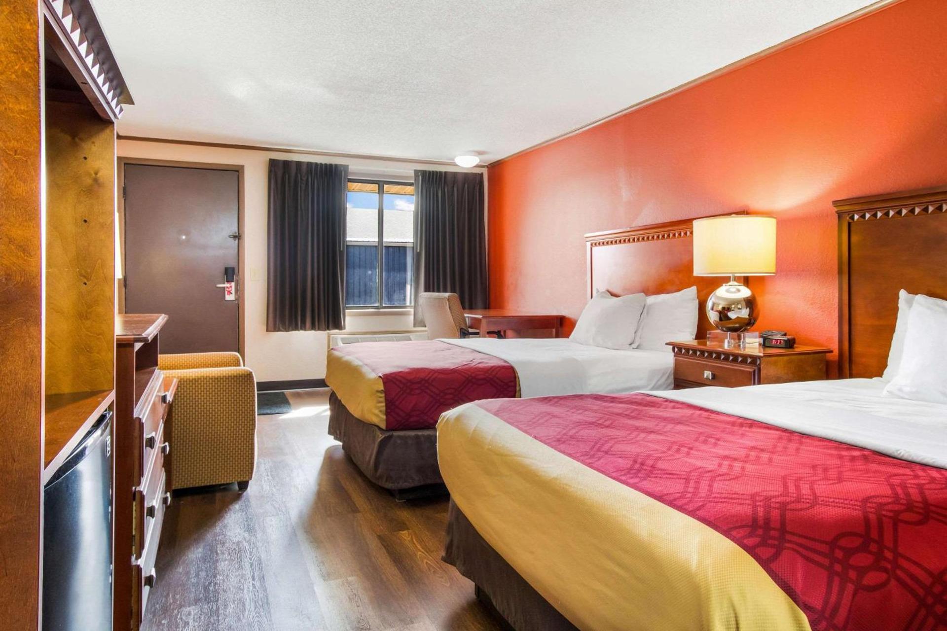 Econo Lodge photo 12