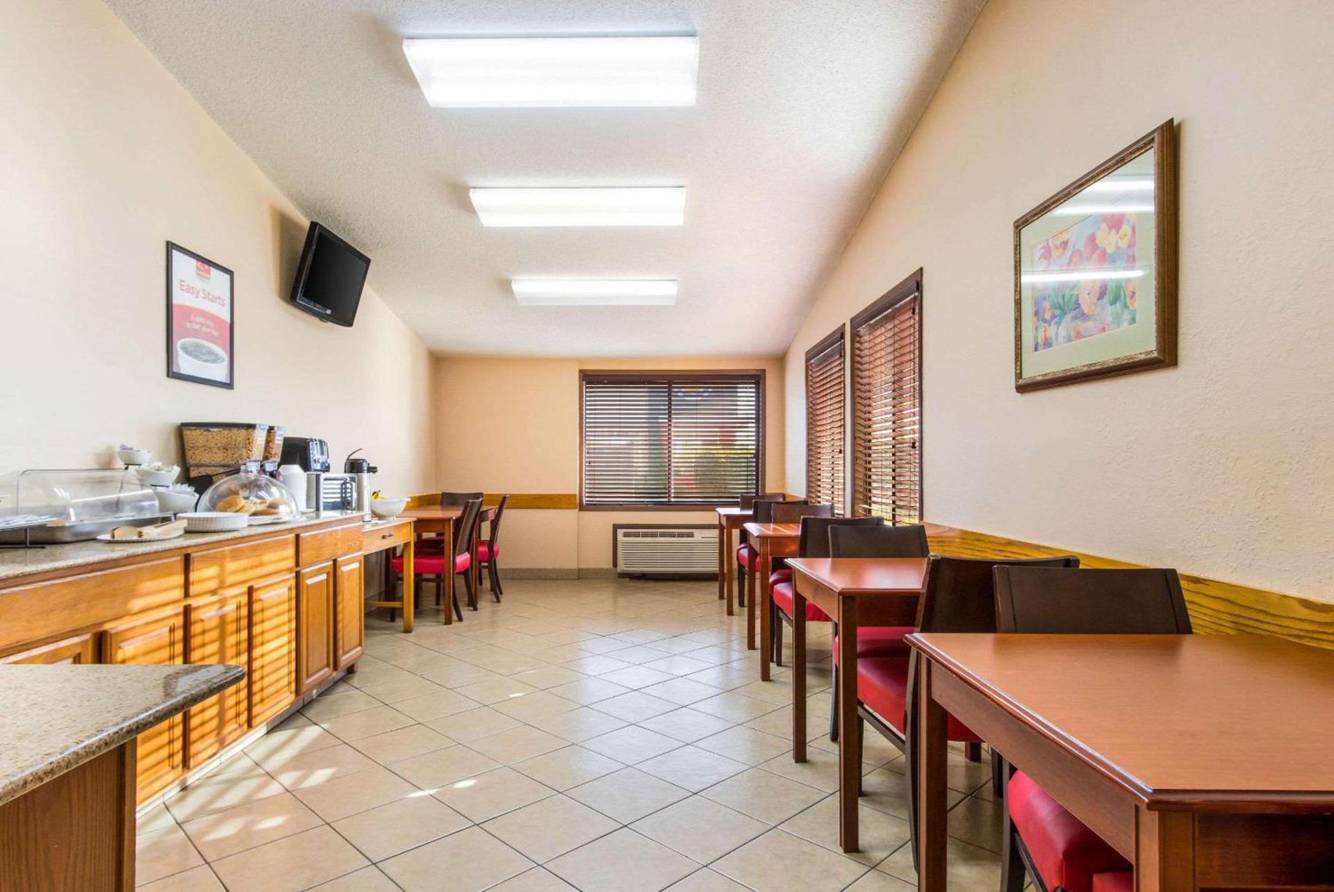 Econo Lodge photo 23