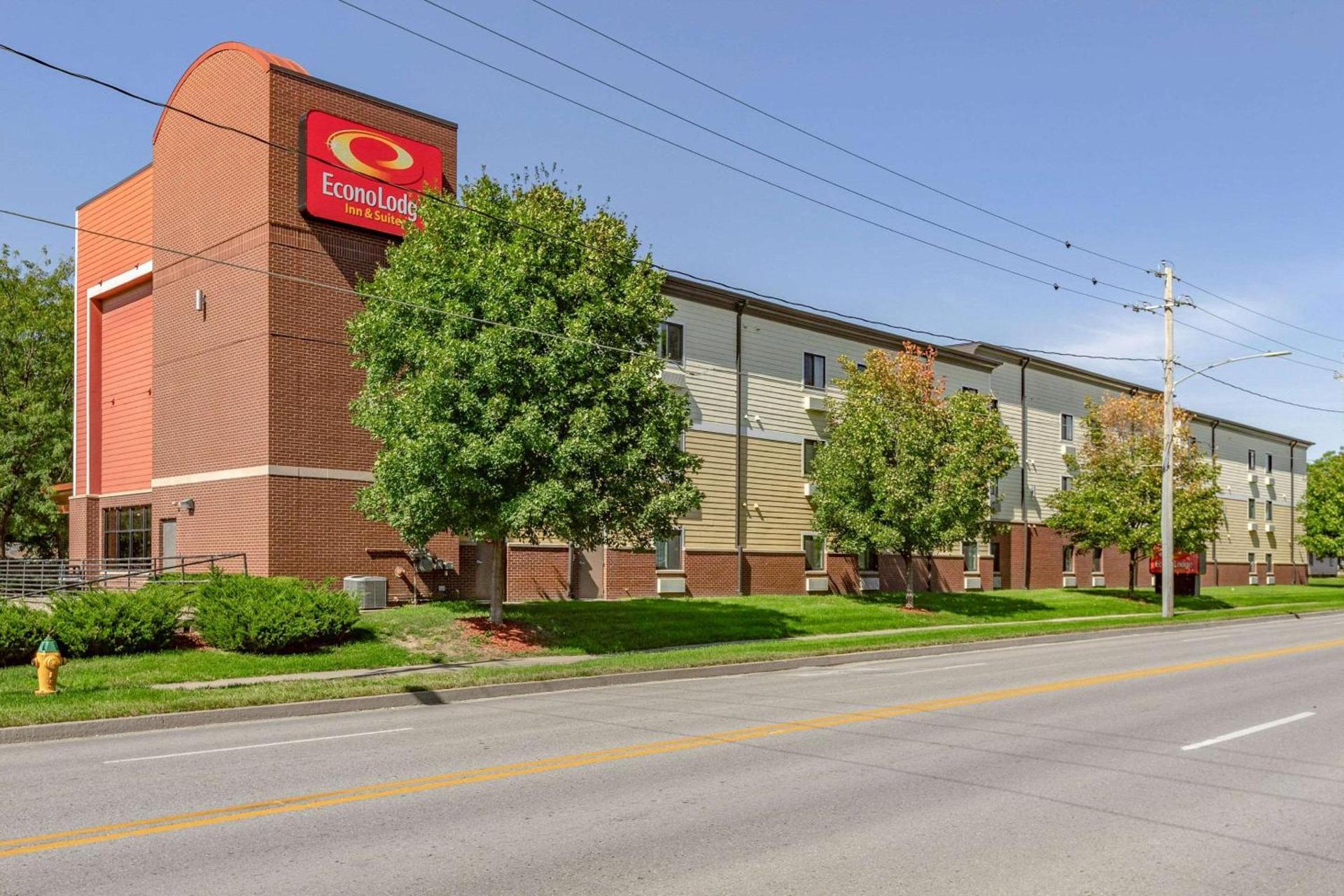 Econo Lodge Inn & Suites Des Moines Fairgrounds Area photo 2