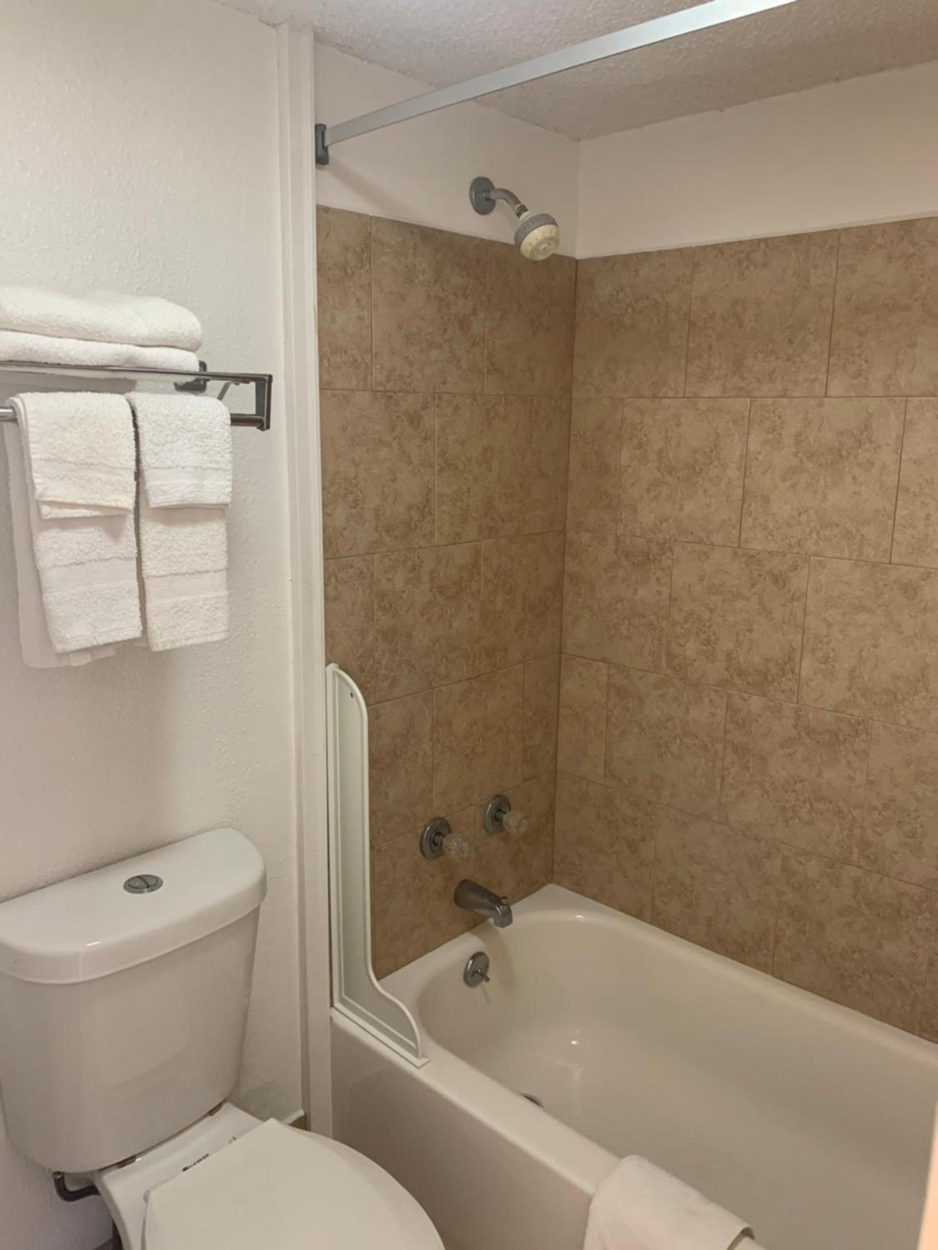 Baton Rouge West Inn photo 11