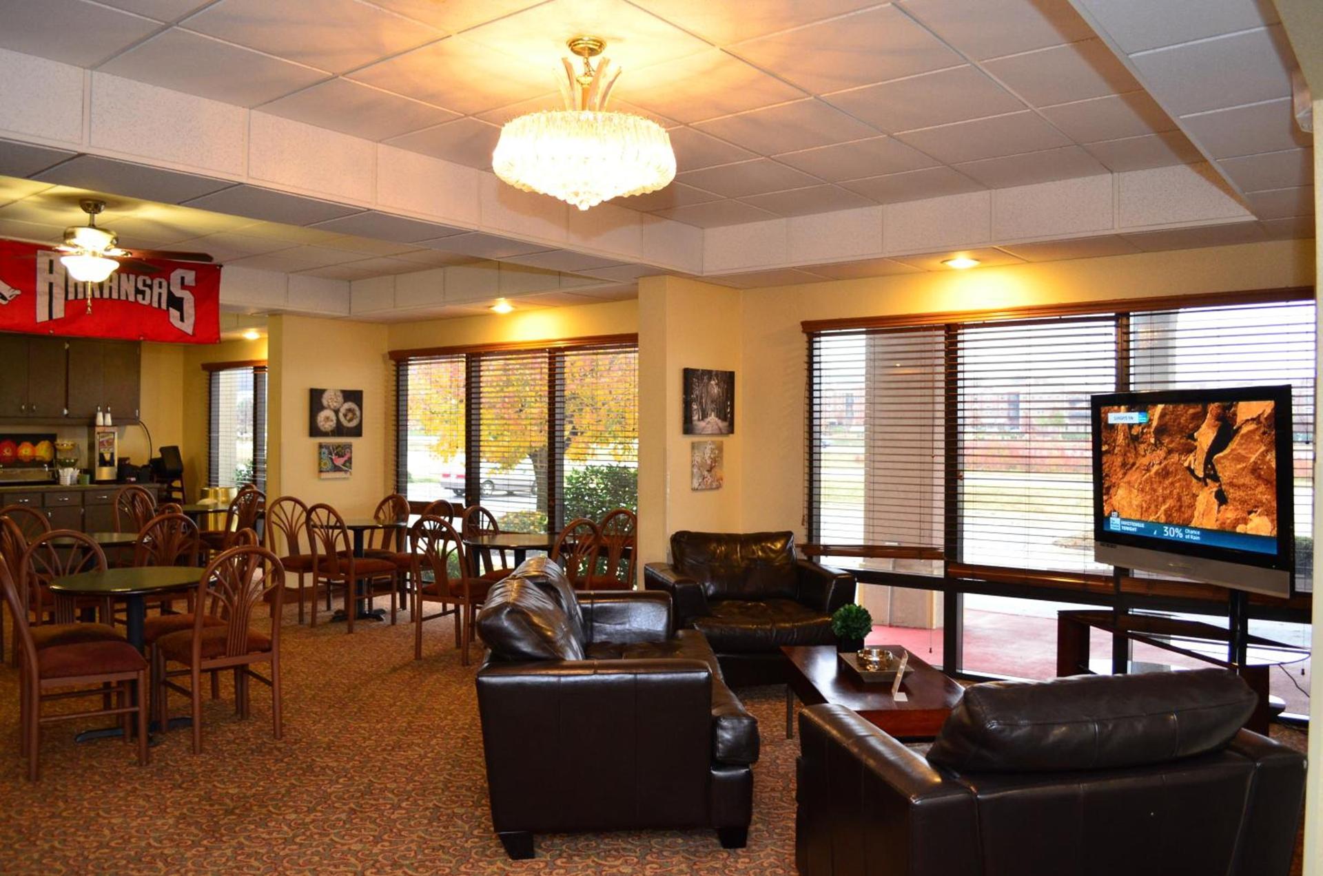 Baymont by Wyndham Fayetteville photo 4