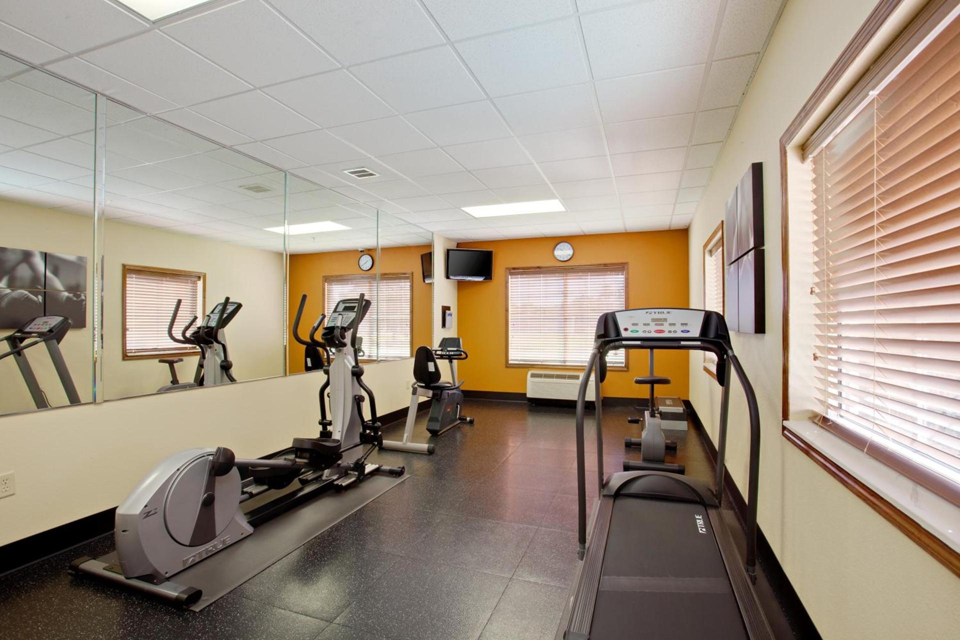 Country Inn & Suites by Radisson, Goldsboro, NC photo 39