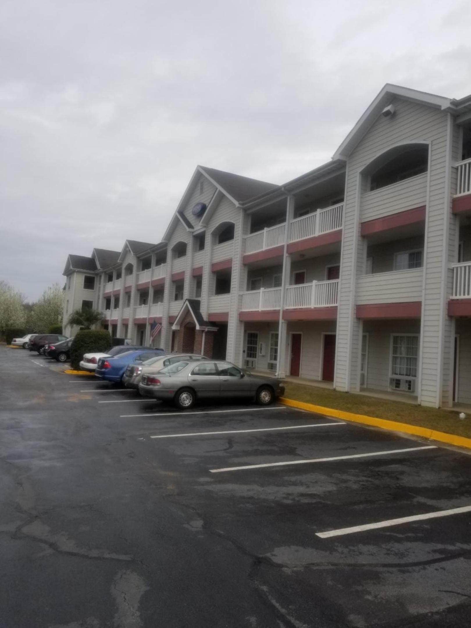 Intown Suites Extended Stay Warner Robins photo 1