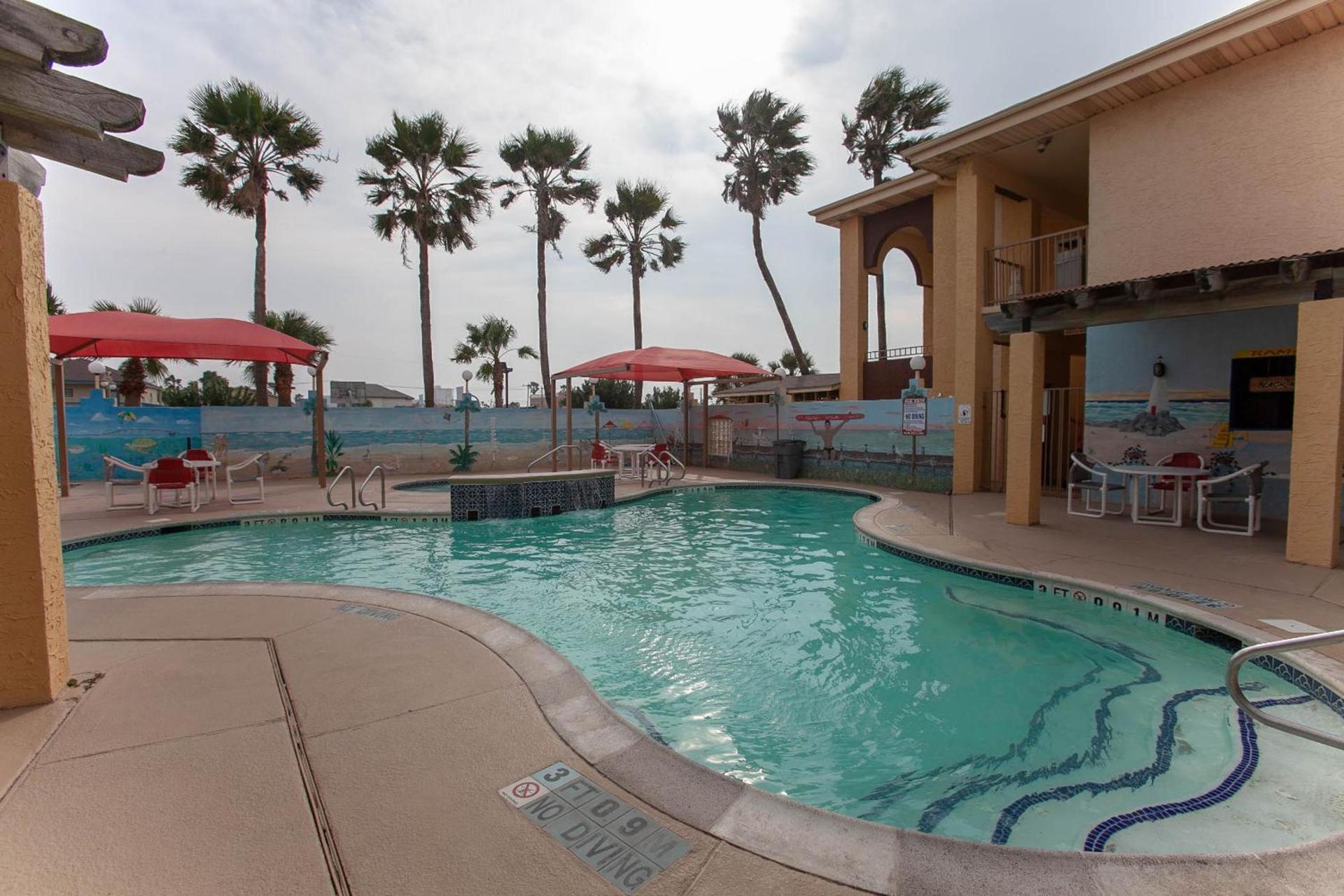 Ramada by Wyndham & Suites South Padre Island photo 2