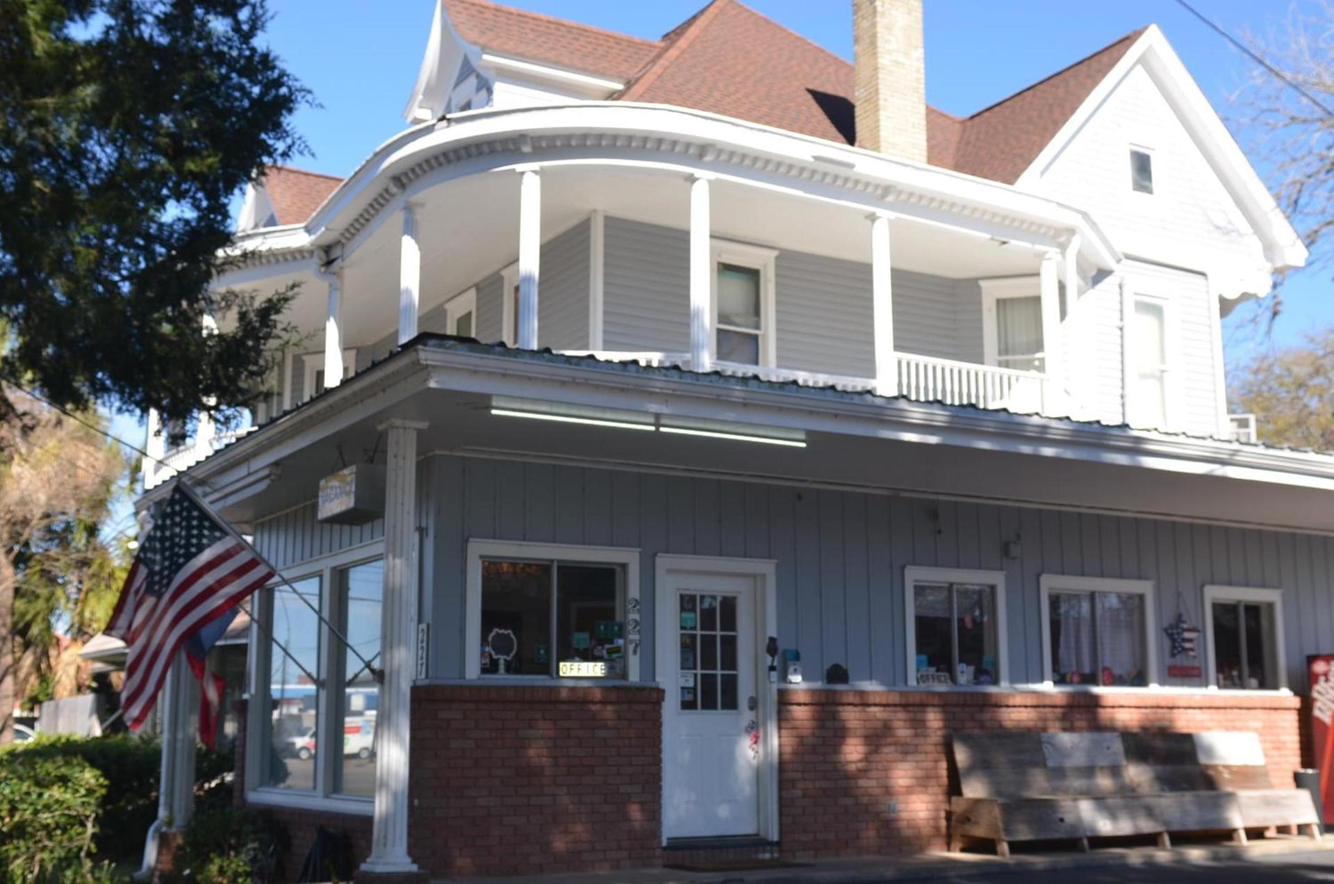 The Oak Motel — hotel in La Grange