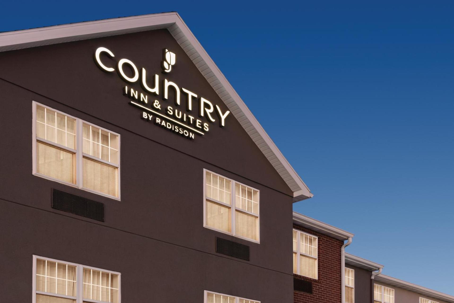 Country Inn & Suites by Radisson, Dubuque, IA photo 49