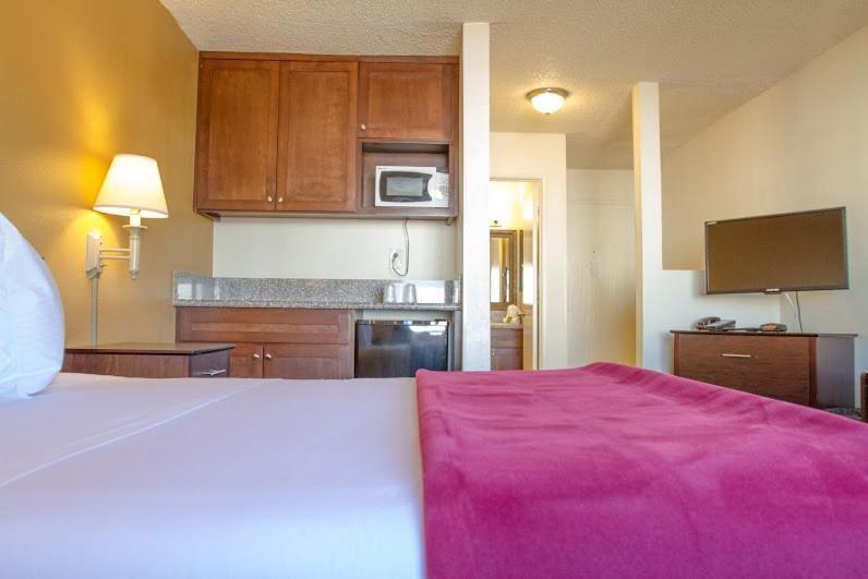 California Suites Hotel photo 25
